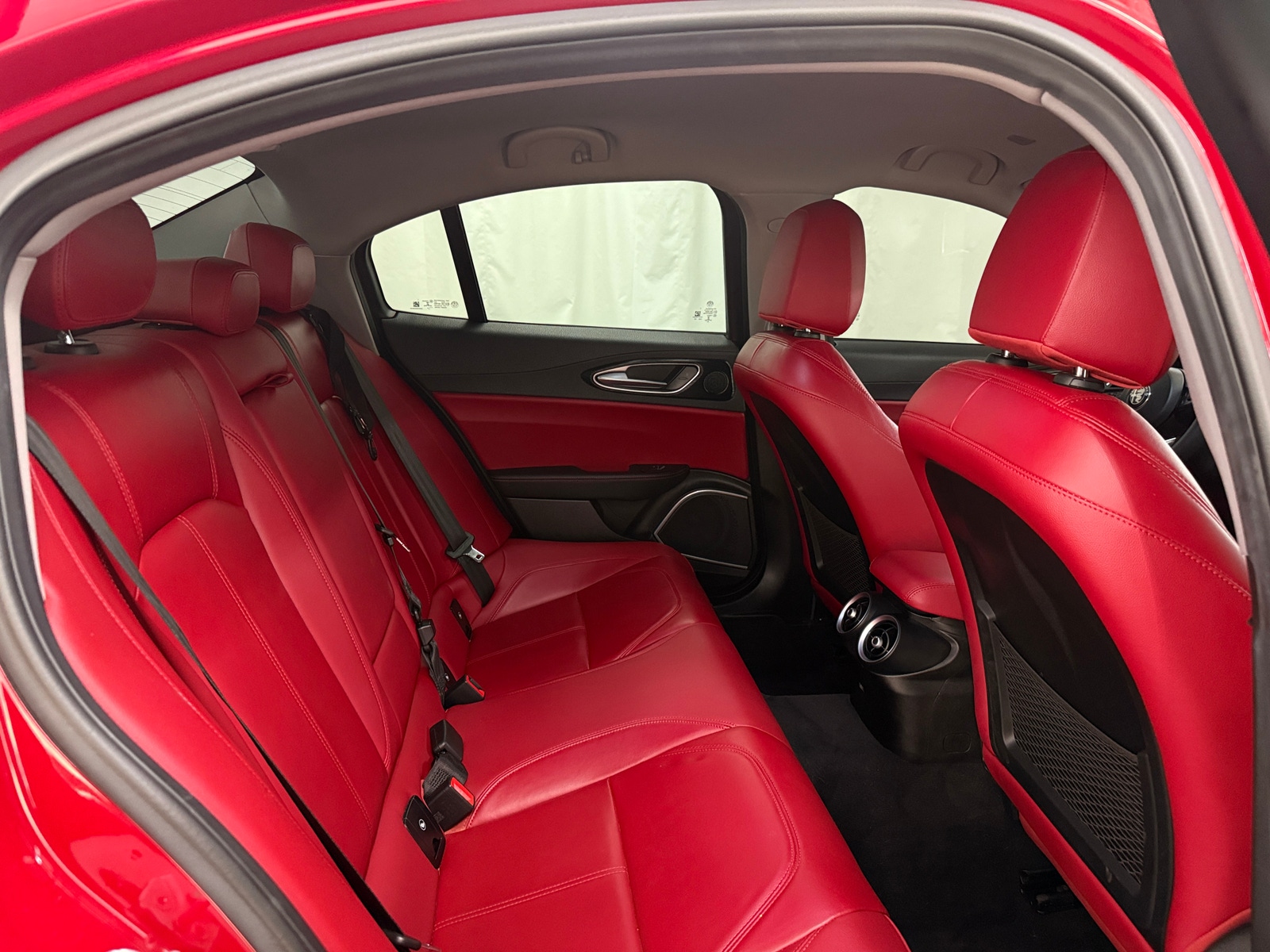 Thumbnail: 2020 Alfa Romeo Giulia - 5