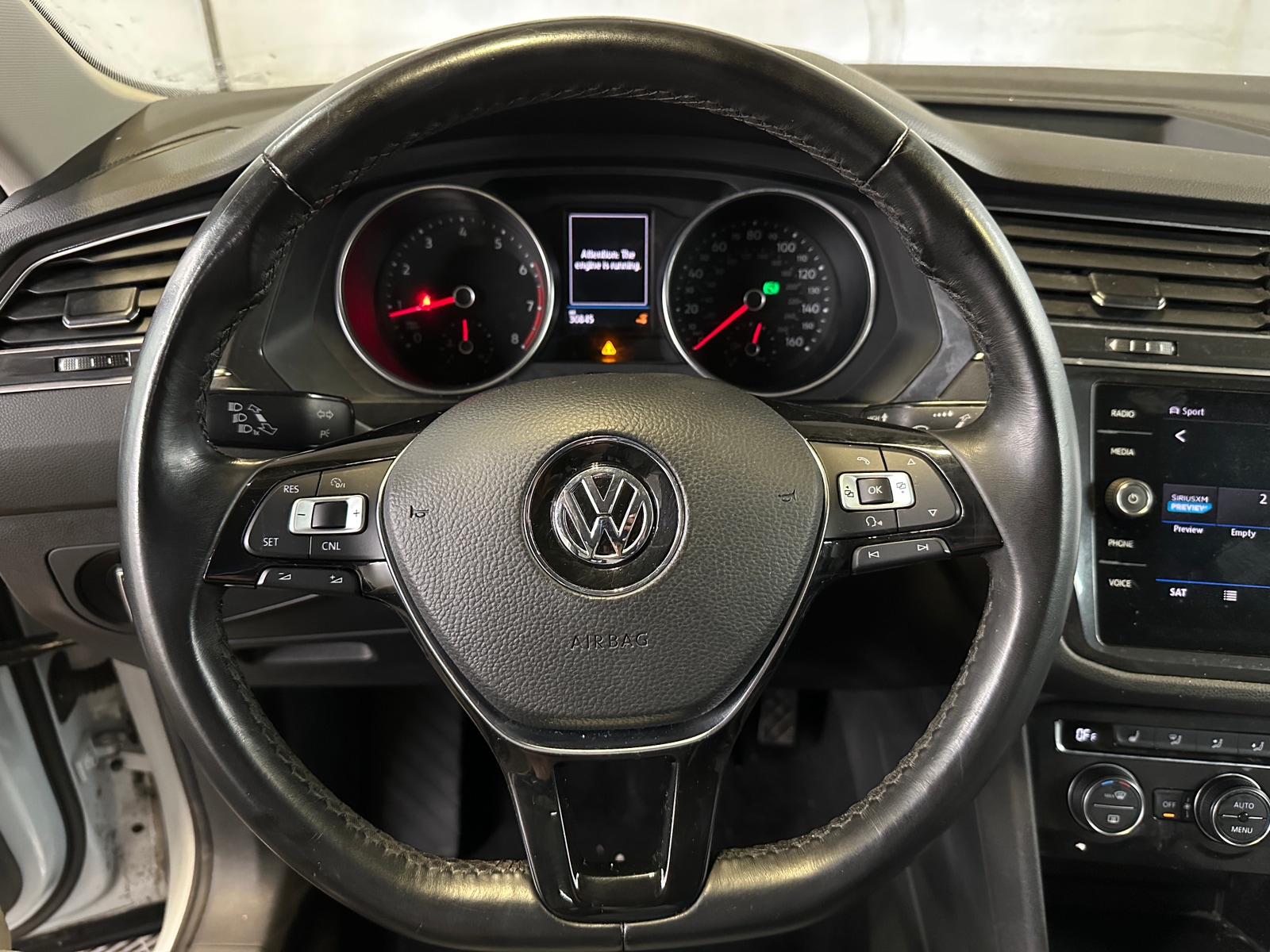 Thumbnail: 2018 Volkswagen Tiguan - 4