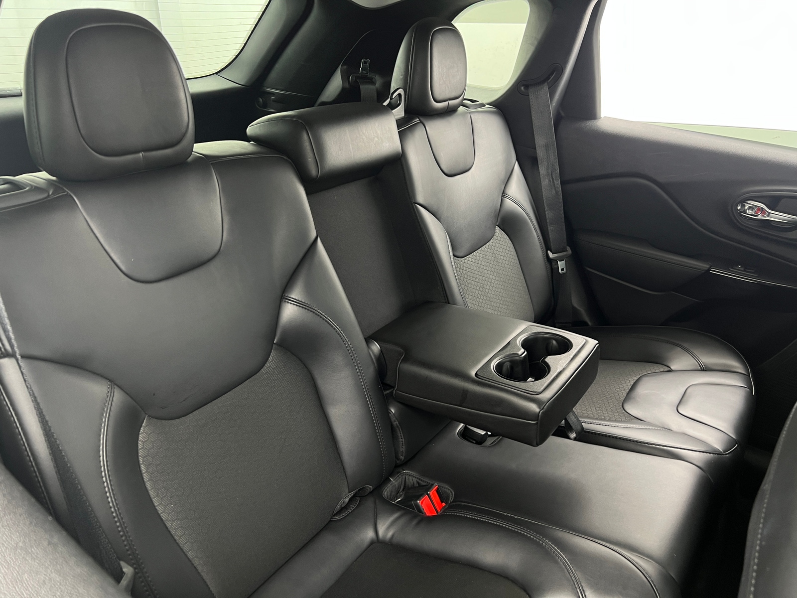 Thumbnail: 2021 Jeep Cherokee - 6