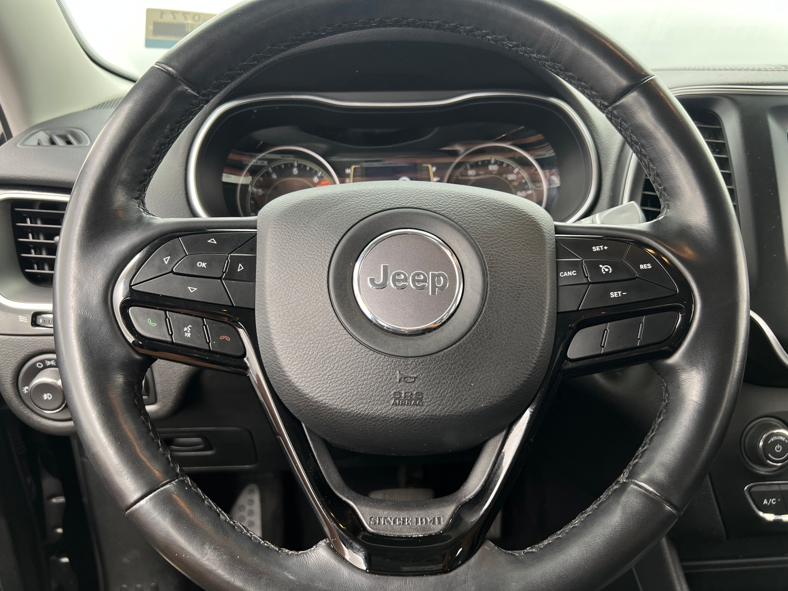 Thumbnail: 2021 Jeep Cherokee - 5