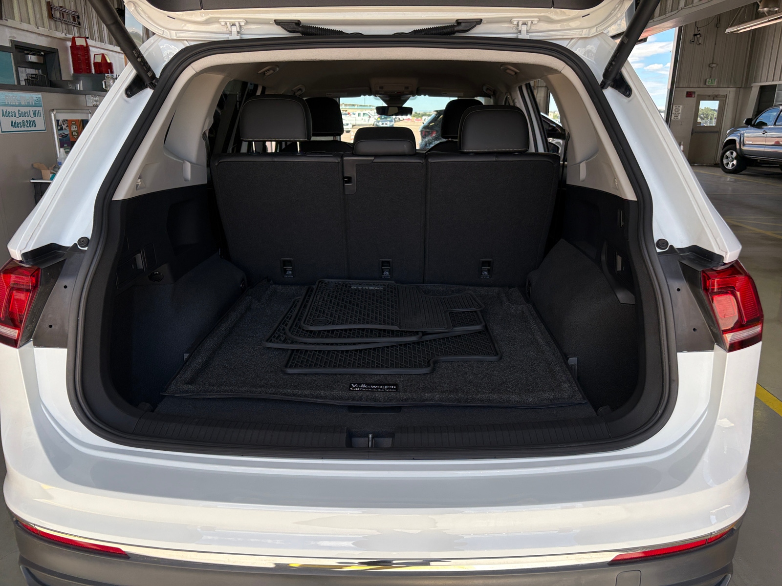 Thumbnail: 2024 Volkswagen Tiguan - 7