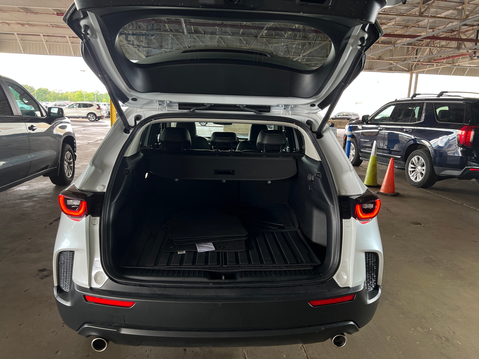 Thumbnail: 2025 Mazda CX-50 - 7