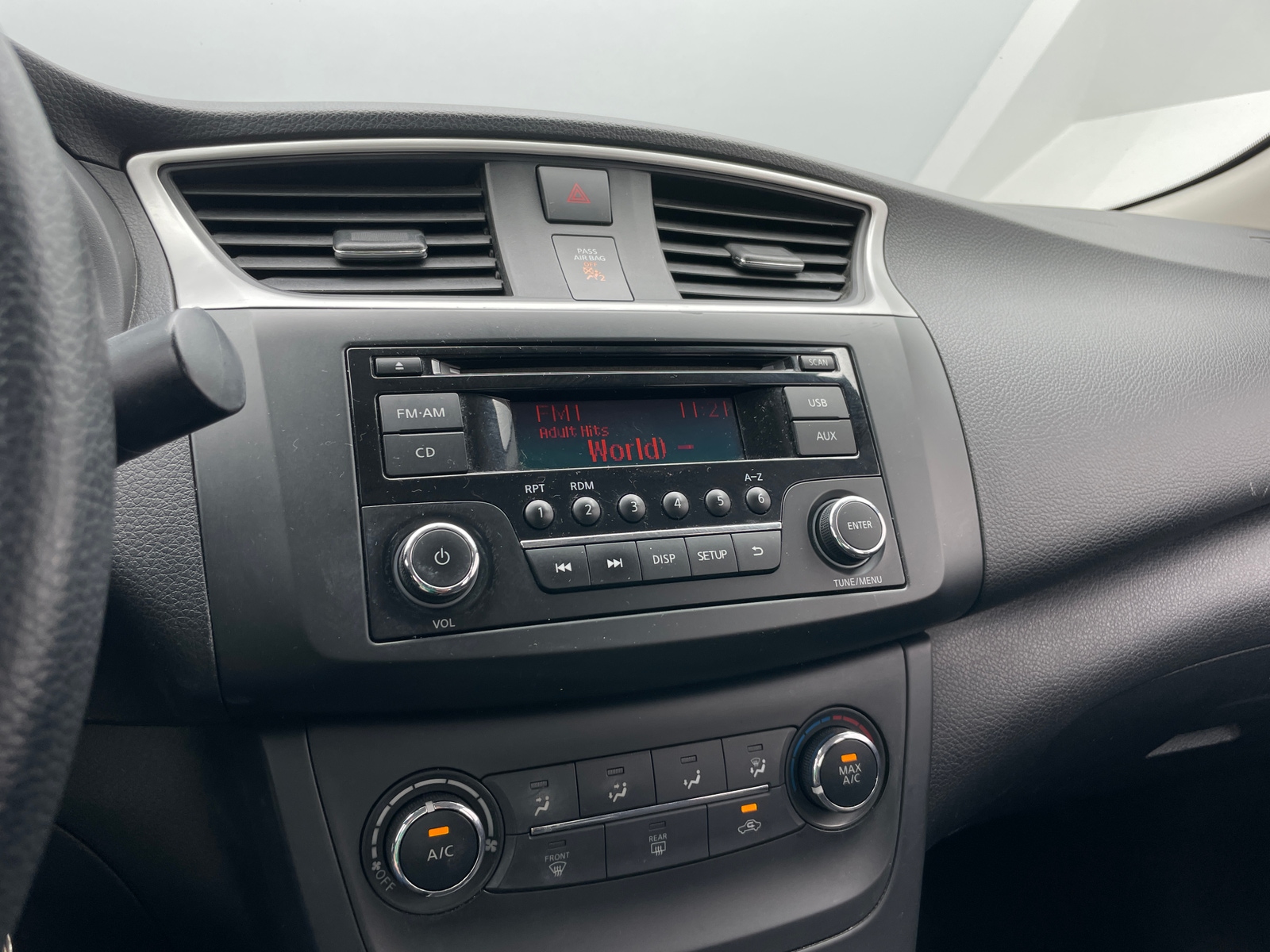 Thumbnail: 2016 Nissan Sentra - 4