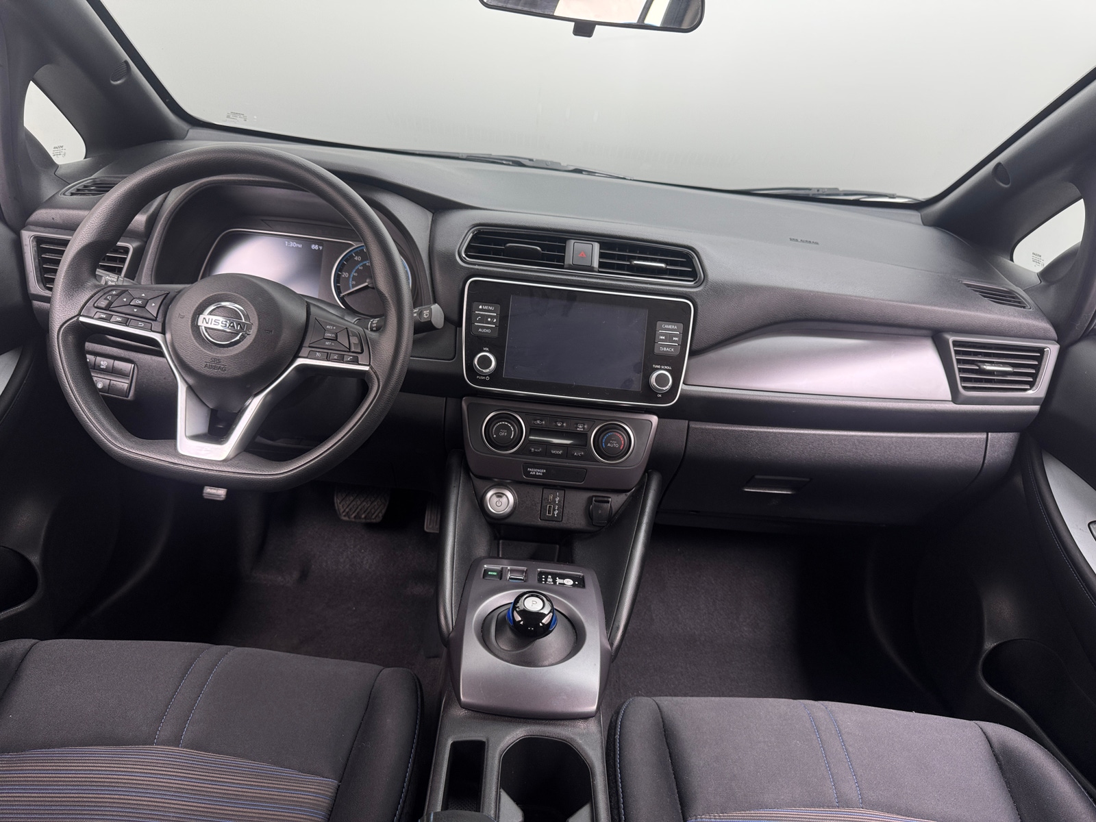 Thumbnail: 2022 Nissan Leaf - 3