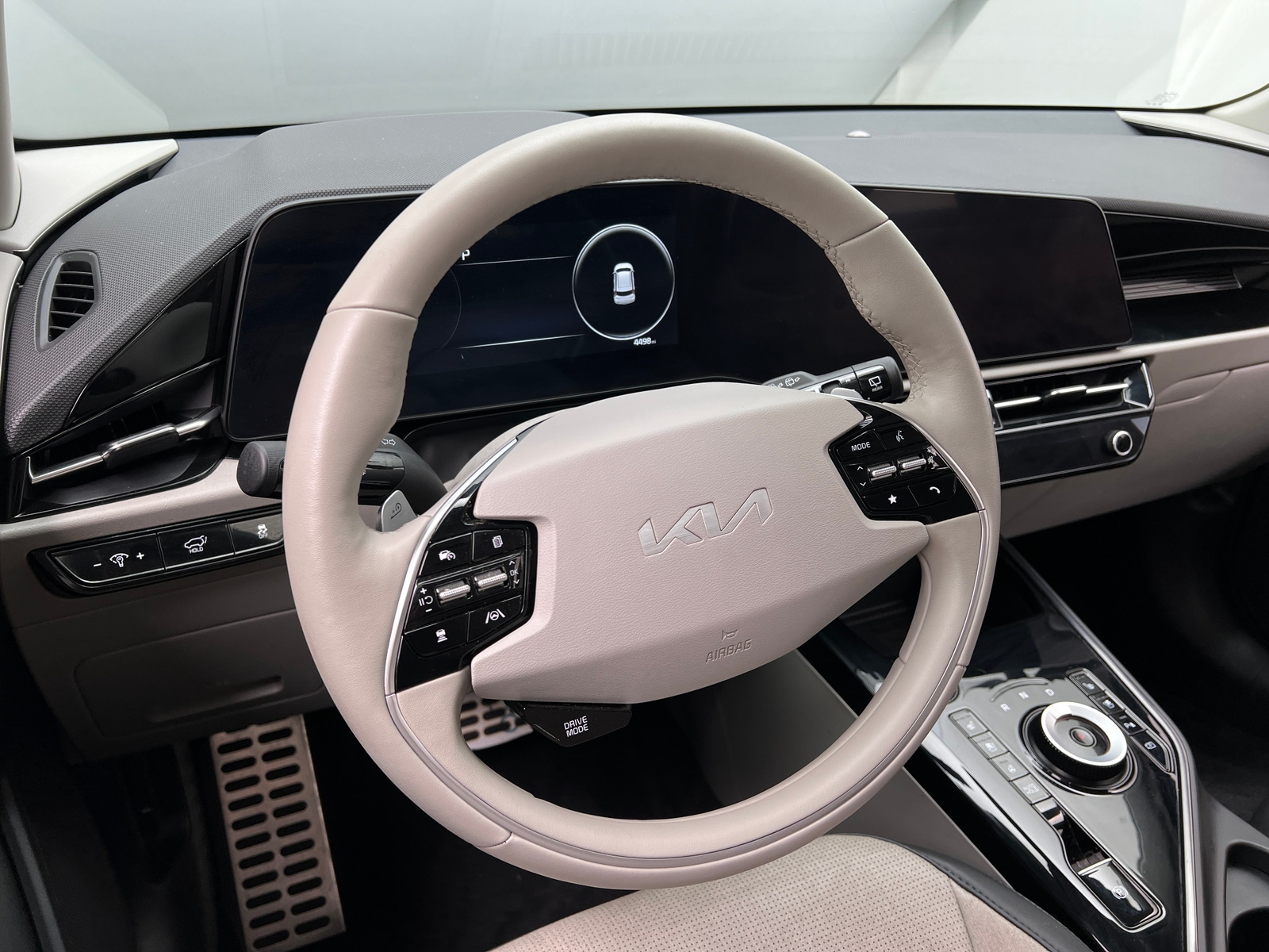 Thumbnail: 2023 Kia Niro - 4