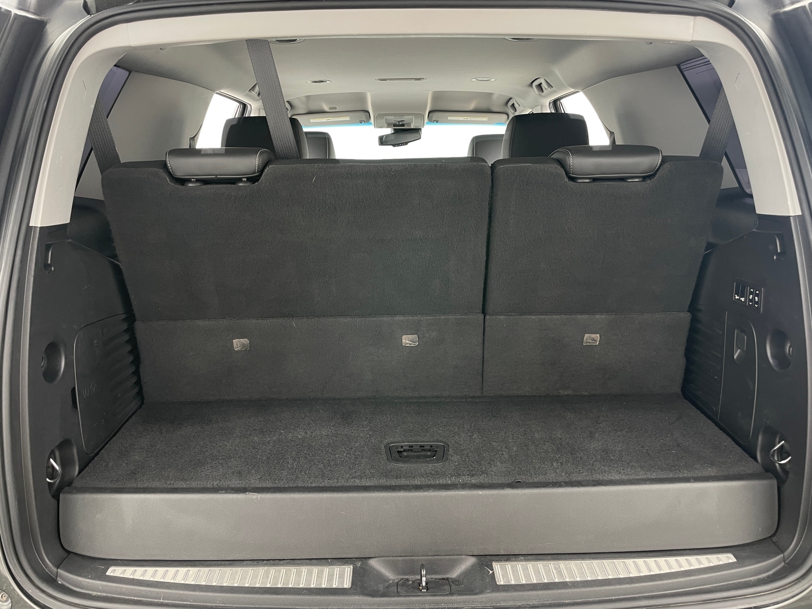 Thumbnail: 2019 Chevrolet Tahoe - 6