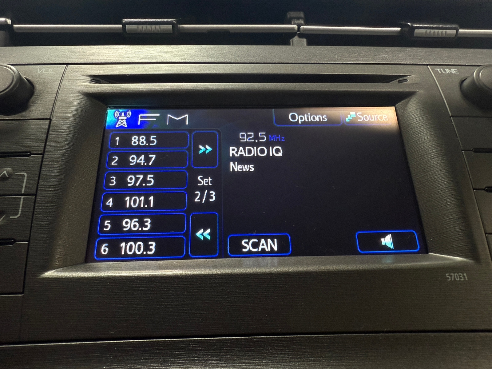 Thumbnail: 2015 Toyota Prius - 4
