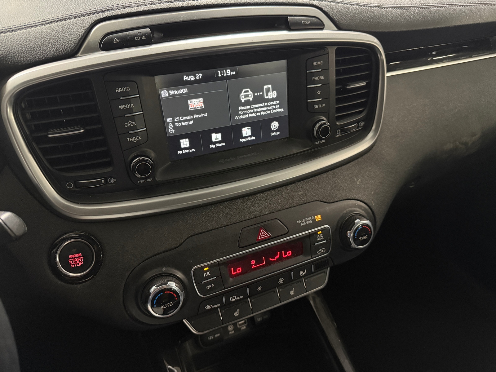 Thumbnail: 2019 Kia Sorento - 3