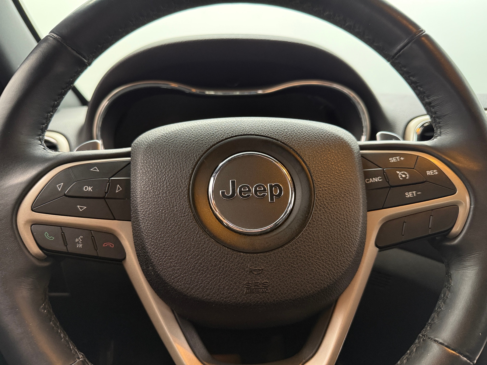 Thumbnail: 2017 Jeep Grand Cherokee - 5