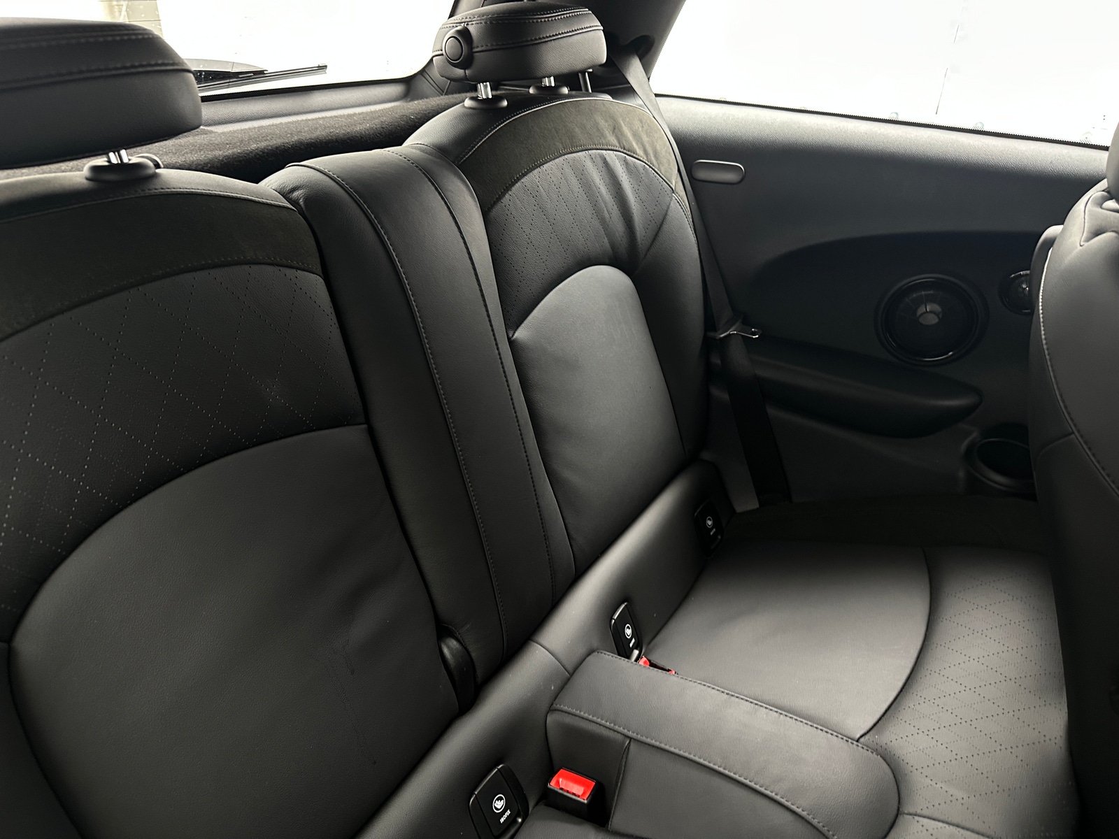 Thumbnail: 2022 MINI Cooper Hardtop - 5