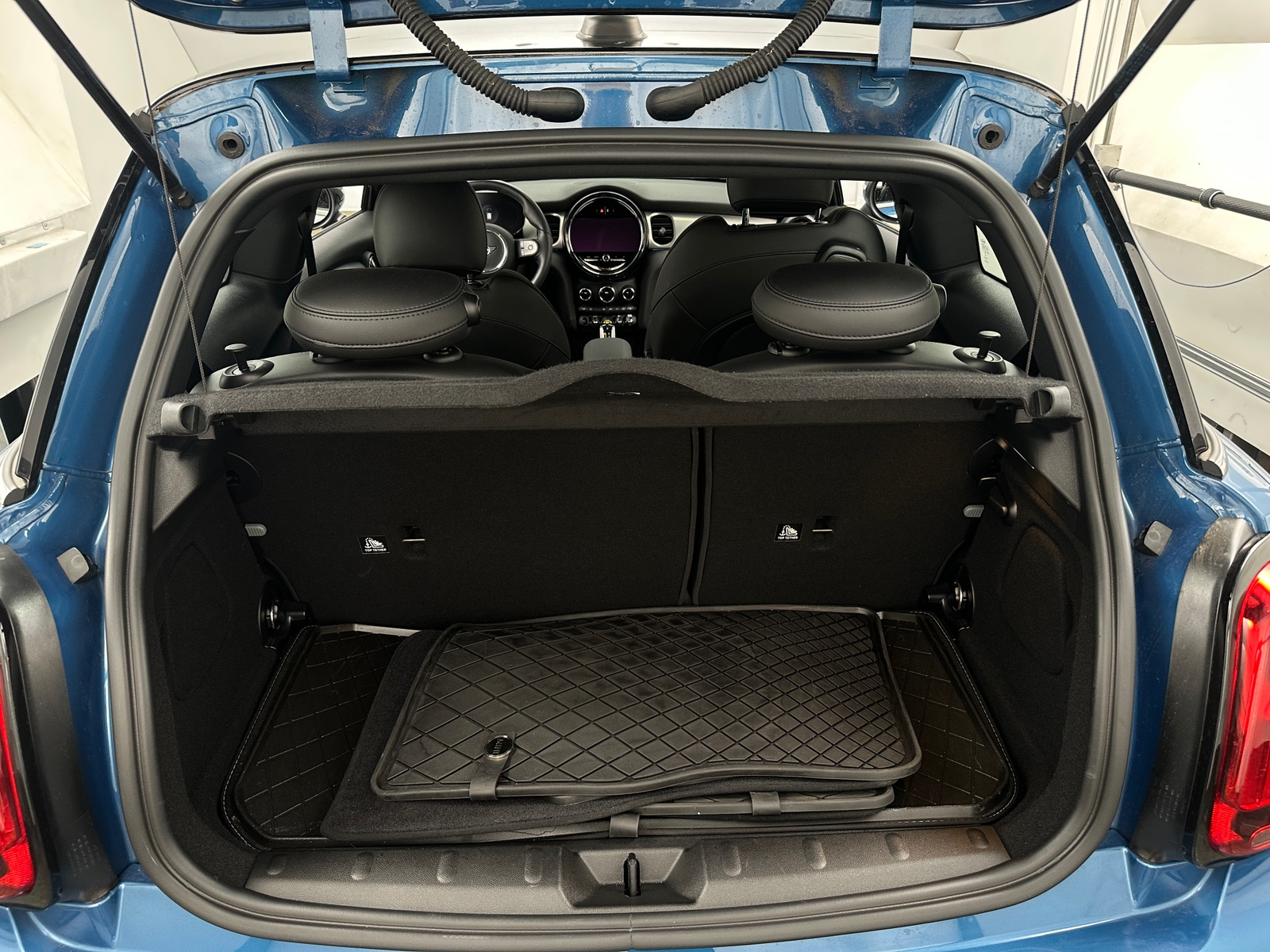 Thumbnail: 2022 MINI Cooper Hardtop - 6