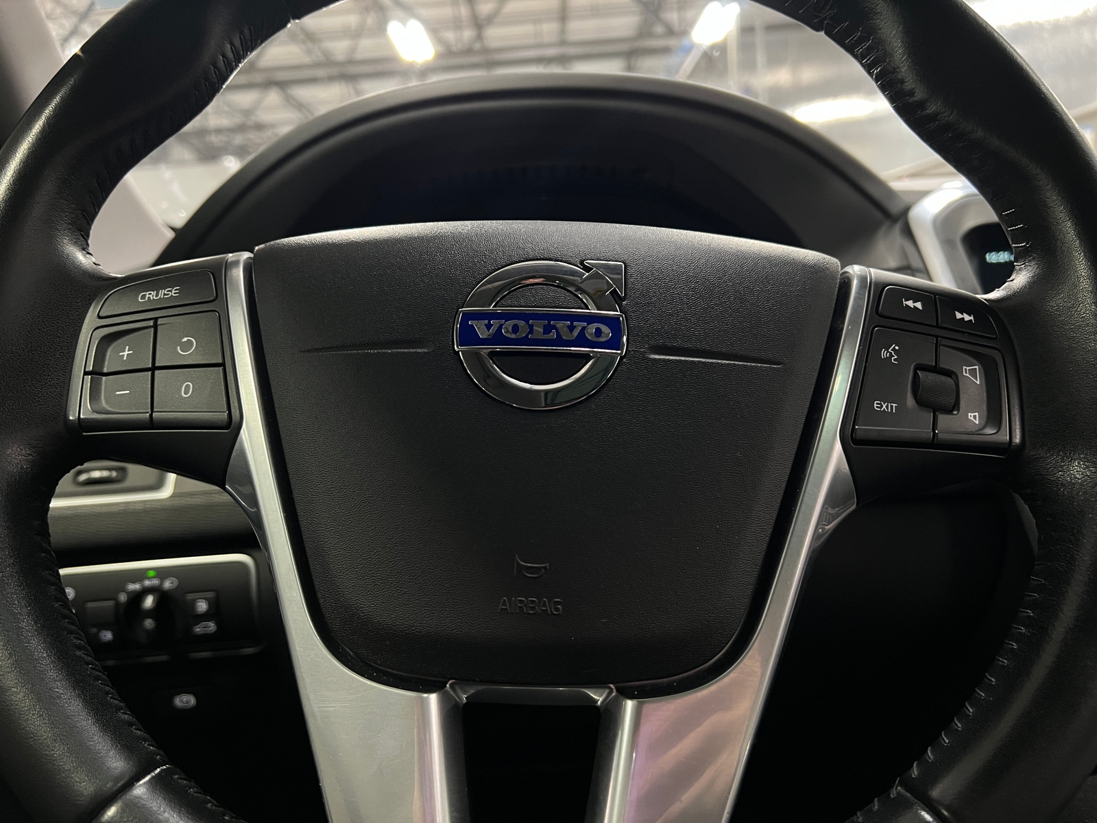 Thumbnail: 2017 Volvo XC60 - 4