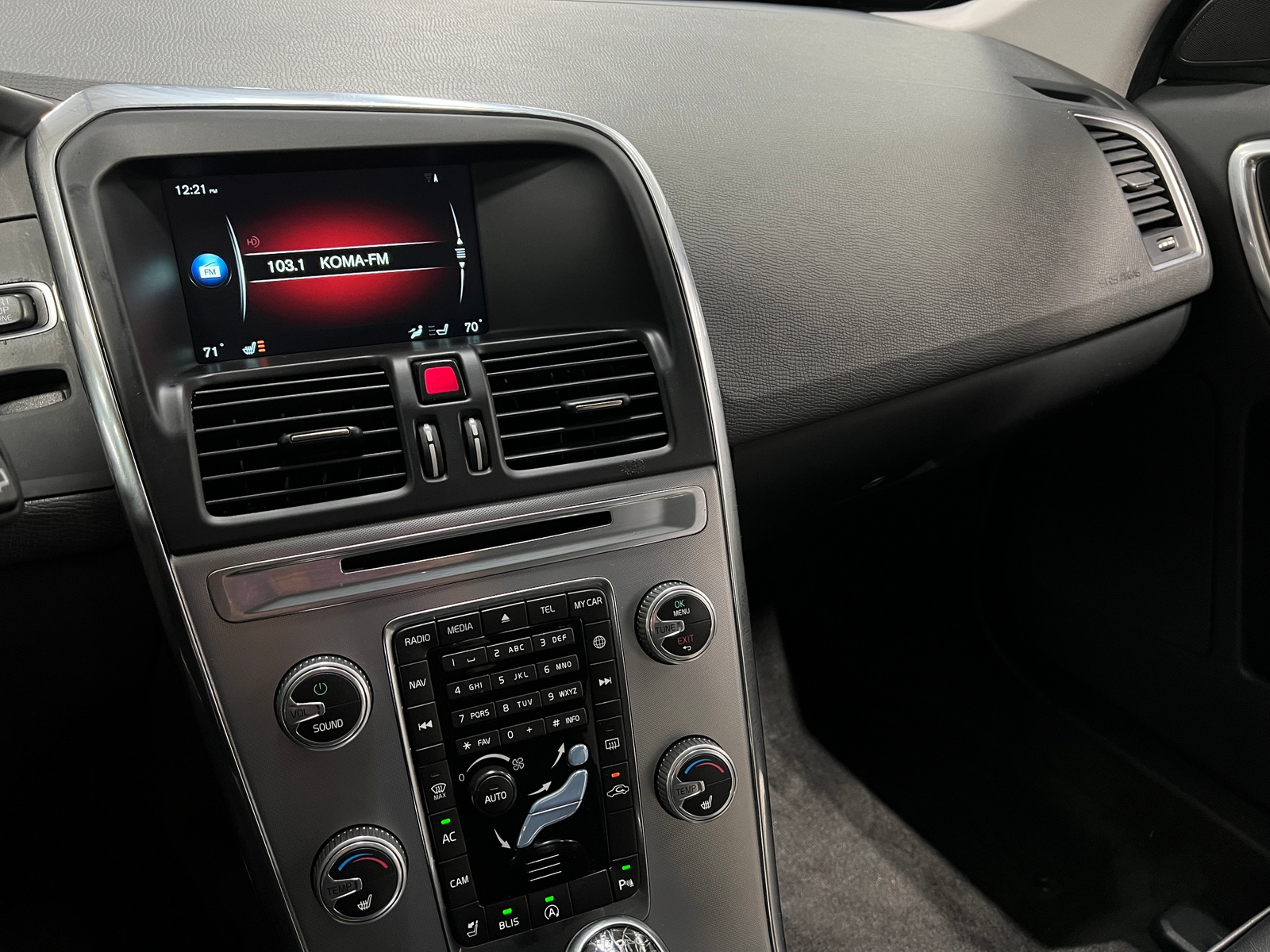 Thumbnail: 2017 Volvo XC60 - 3