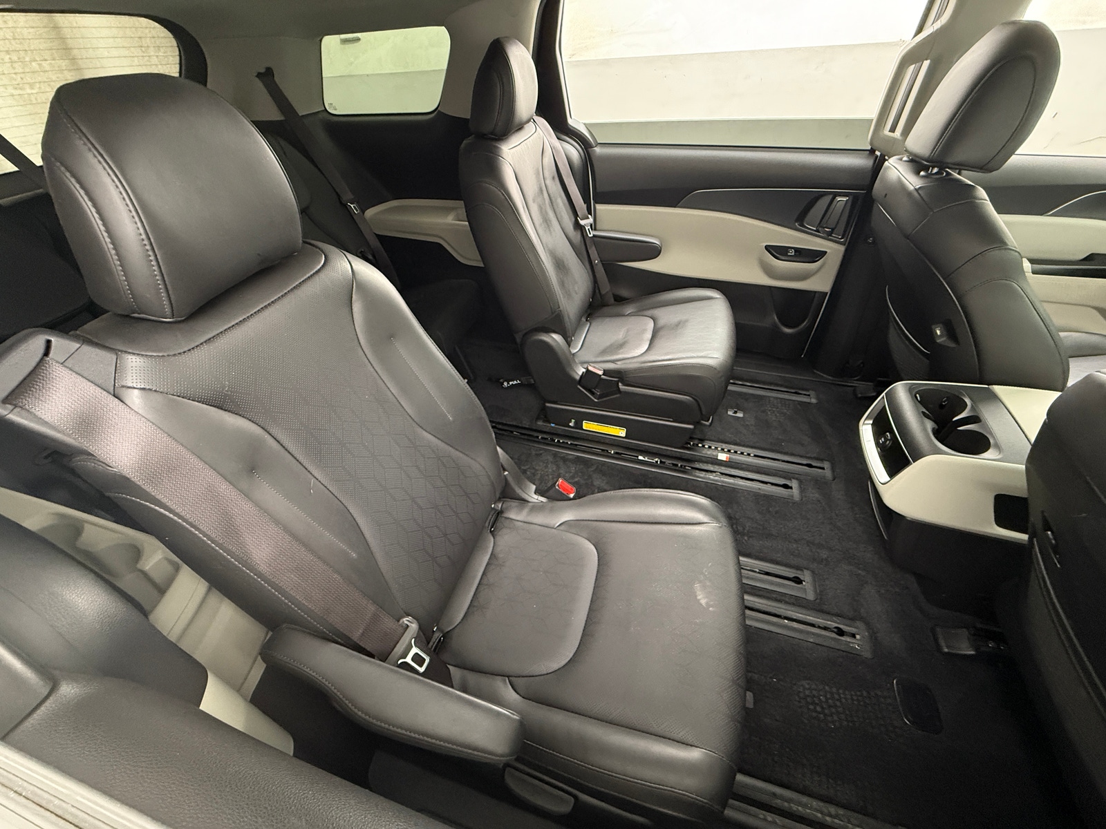Thumbnail: 2023 Kia Carnival - 5