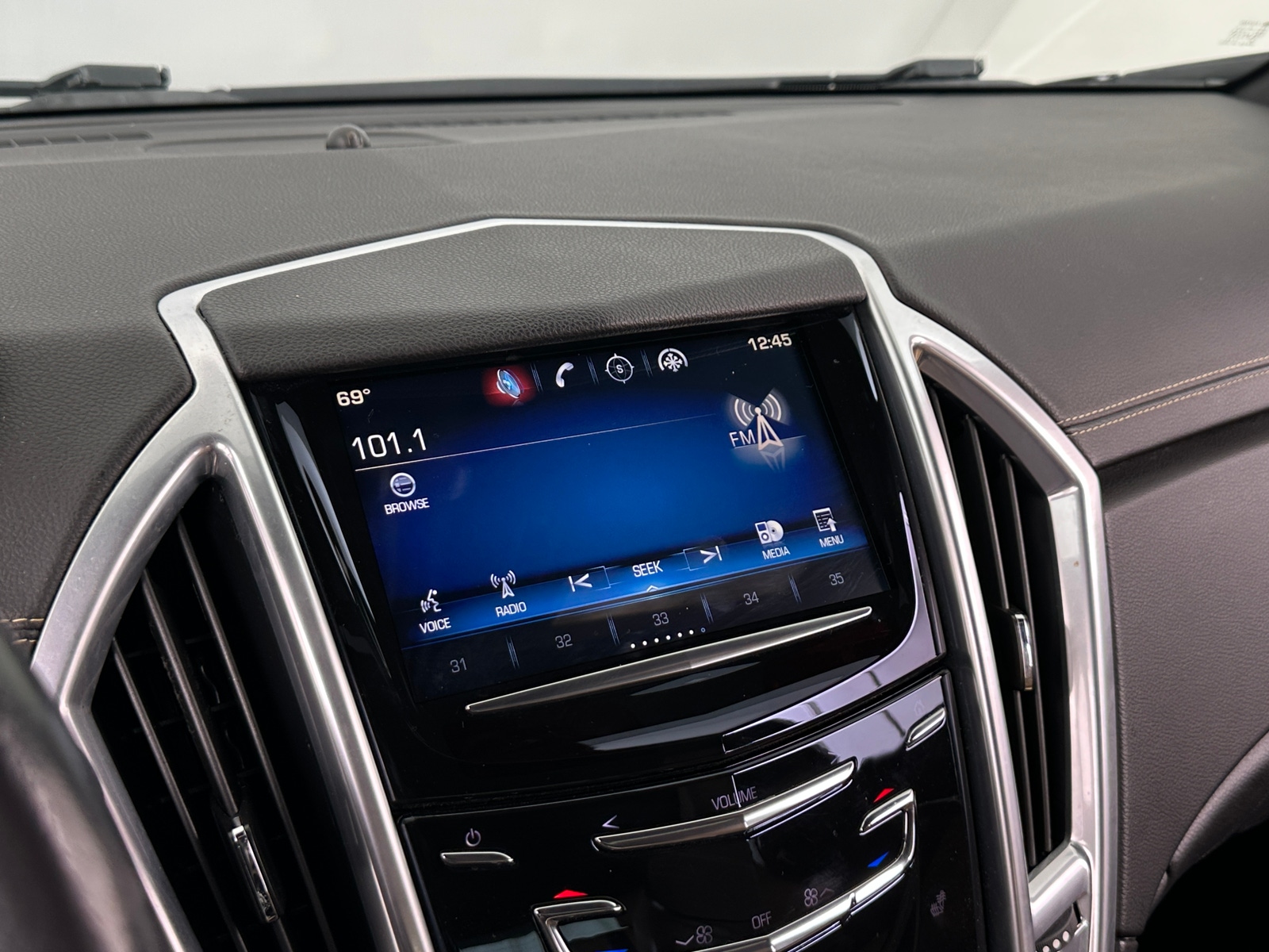 Thumbnail: 2014 Cadillac SRX - 3