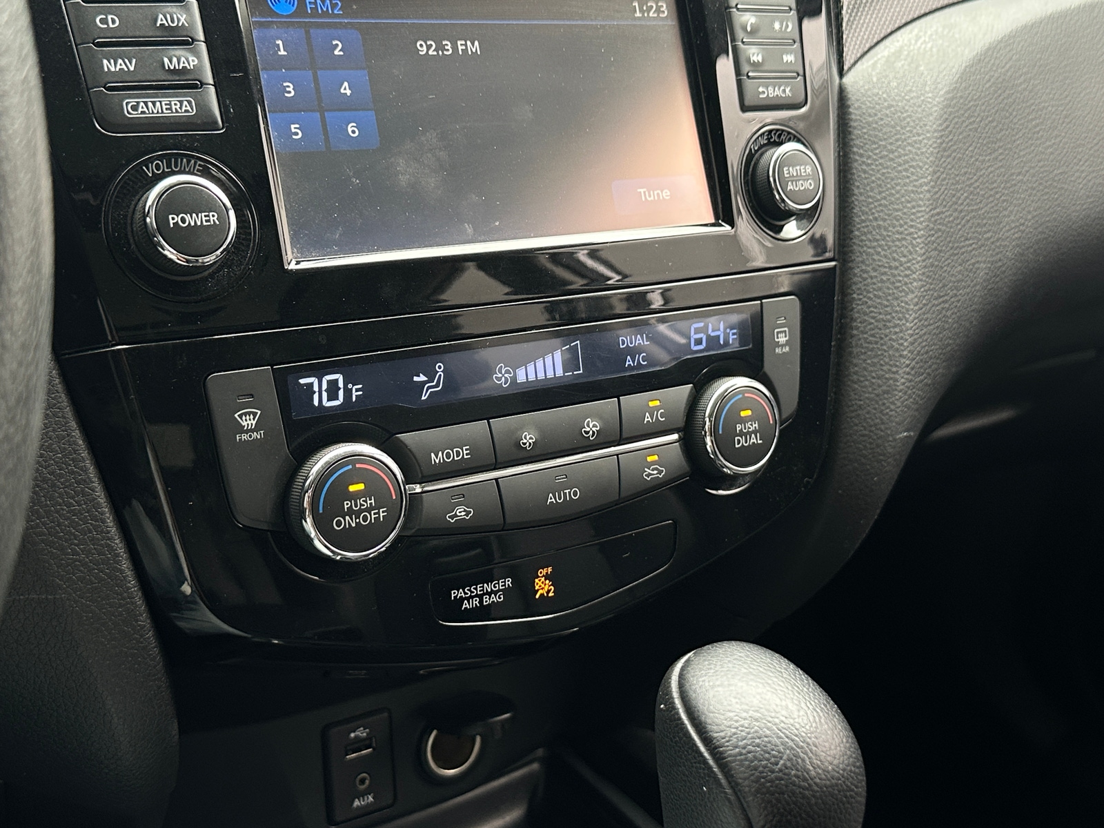 Thumbnail: 2016 Nissan Rogue - 3
