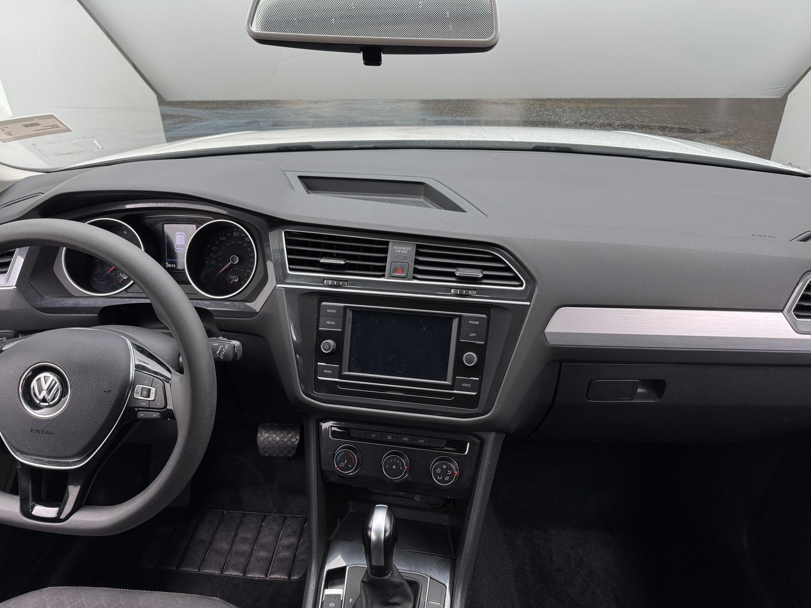 Thumbnail: 2021 Volkswagen Tiguan - 3