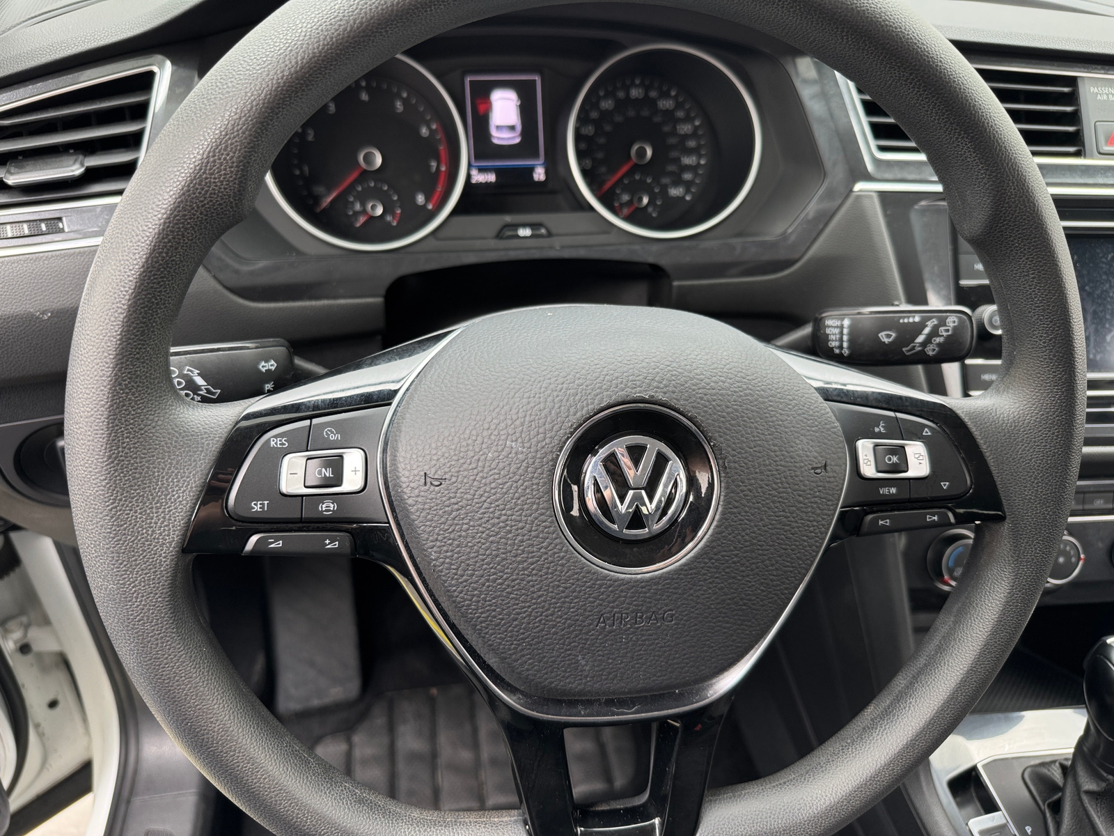 Thumbnail: 2021 Volkswagen Tiguan - 5