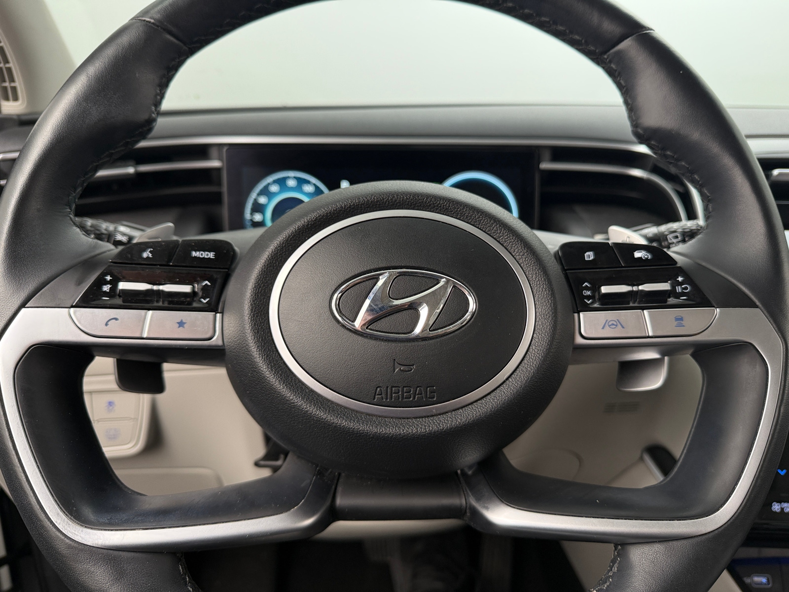 Thumbnail: 2022 Hyundai Tucson - 4