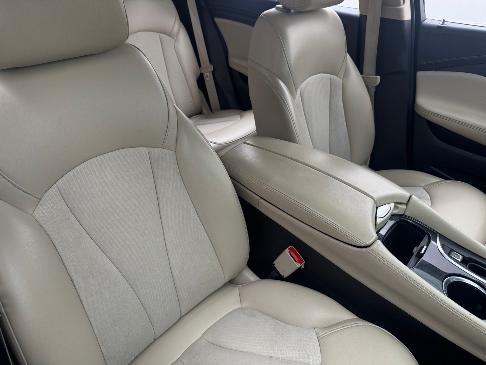 Thumbnail: 2017 Buick Envision - 2
