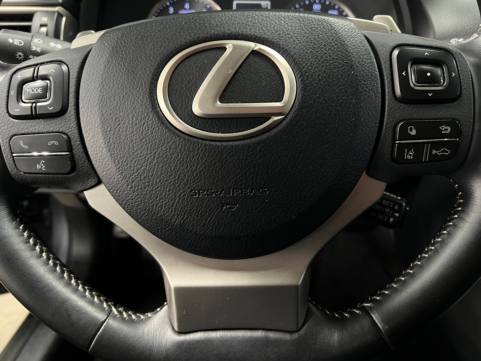Thumbnail: 2019 Lexus IS - 4