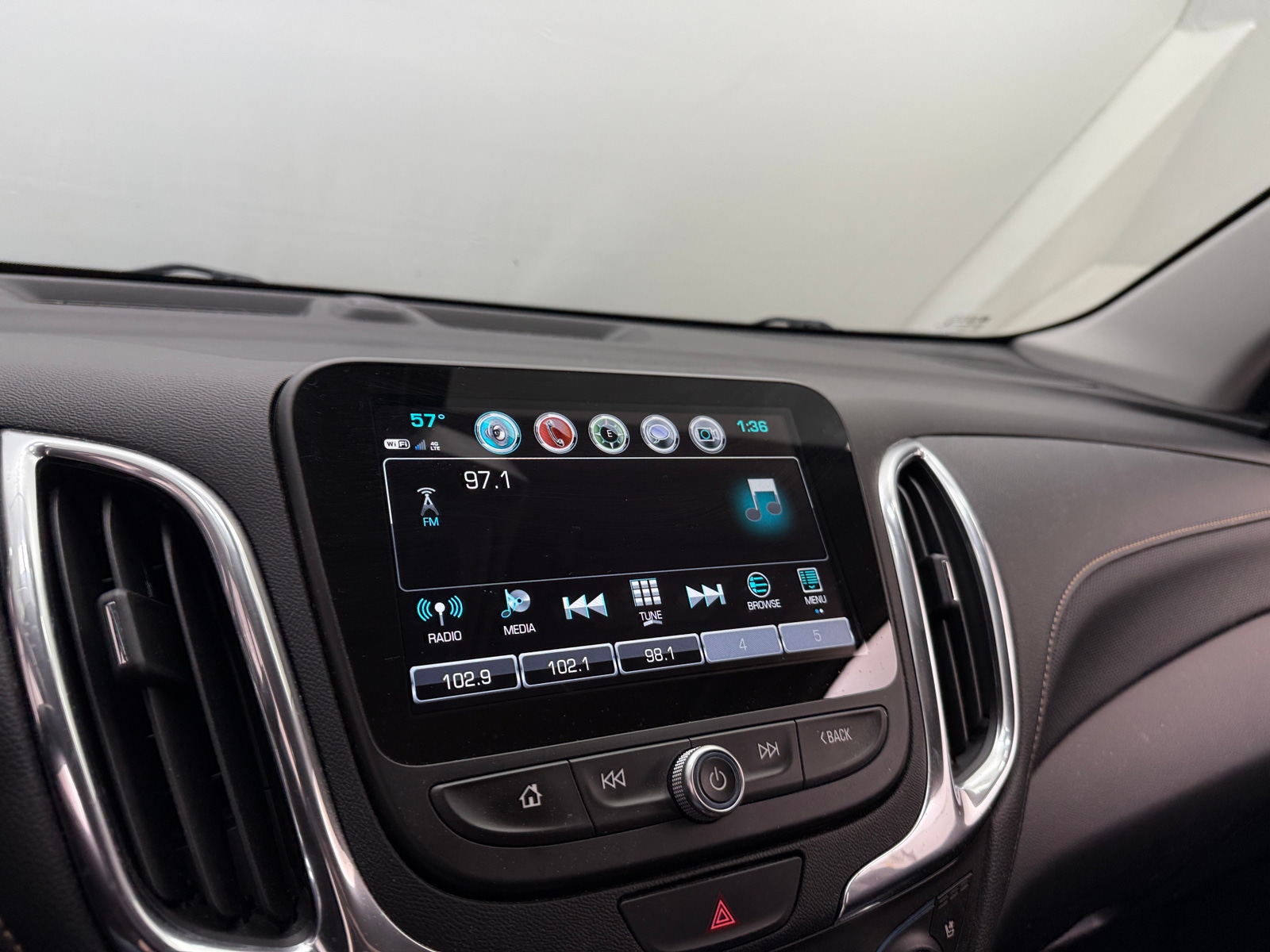 Thumbnail: 2018 Chevrolet Equinox - 3