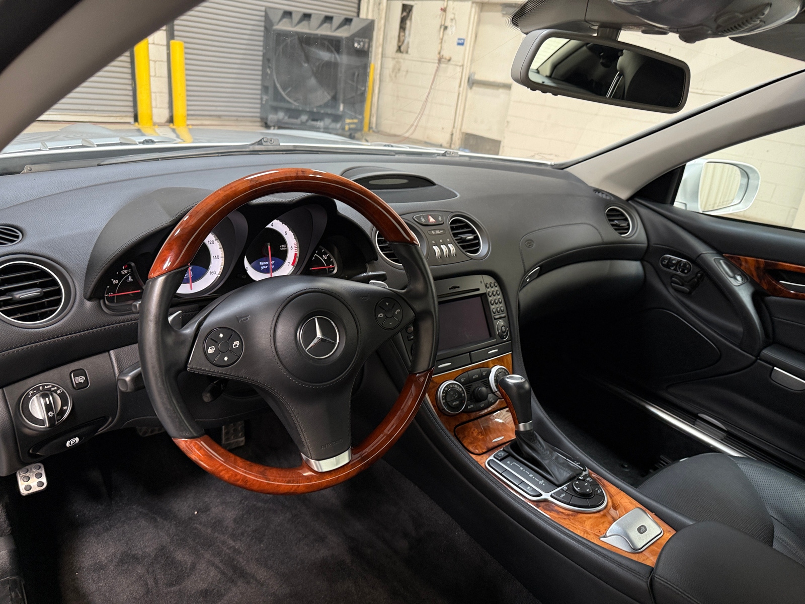 Thumbnail: 2011 Mercedes-Benz SL-Class - 2