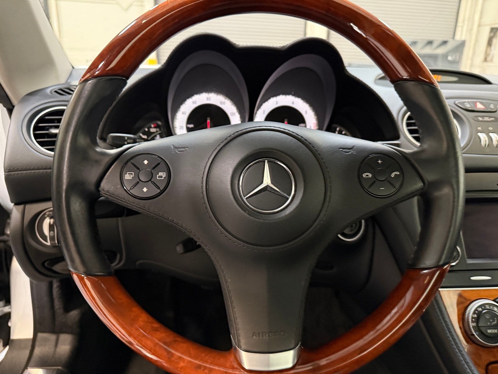 Thumbnail: 2011 Mercedes-Benz SL-Class - 4