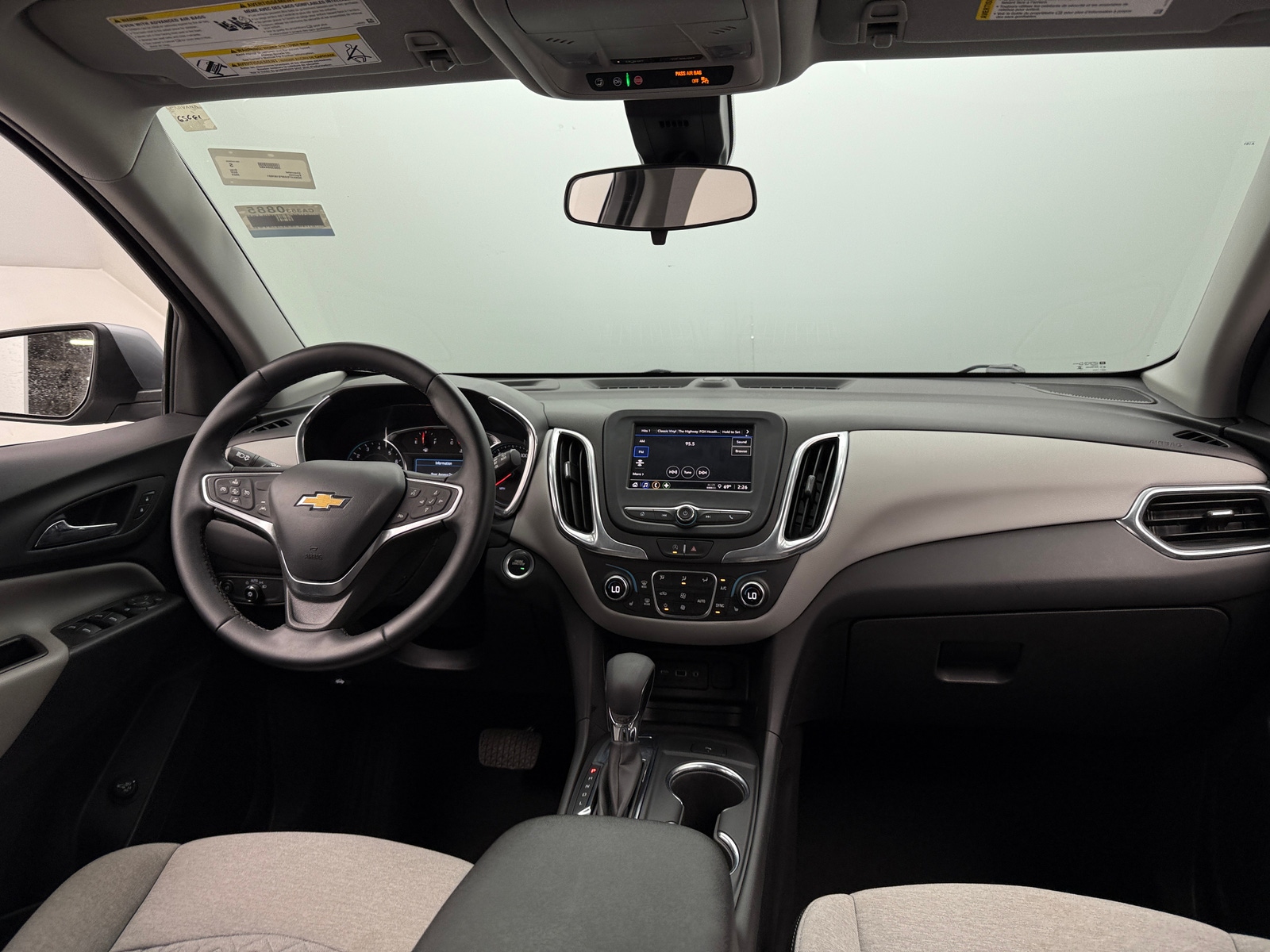 Thumbnail: 2023 Chevrolet Equinox - 3