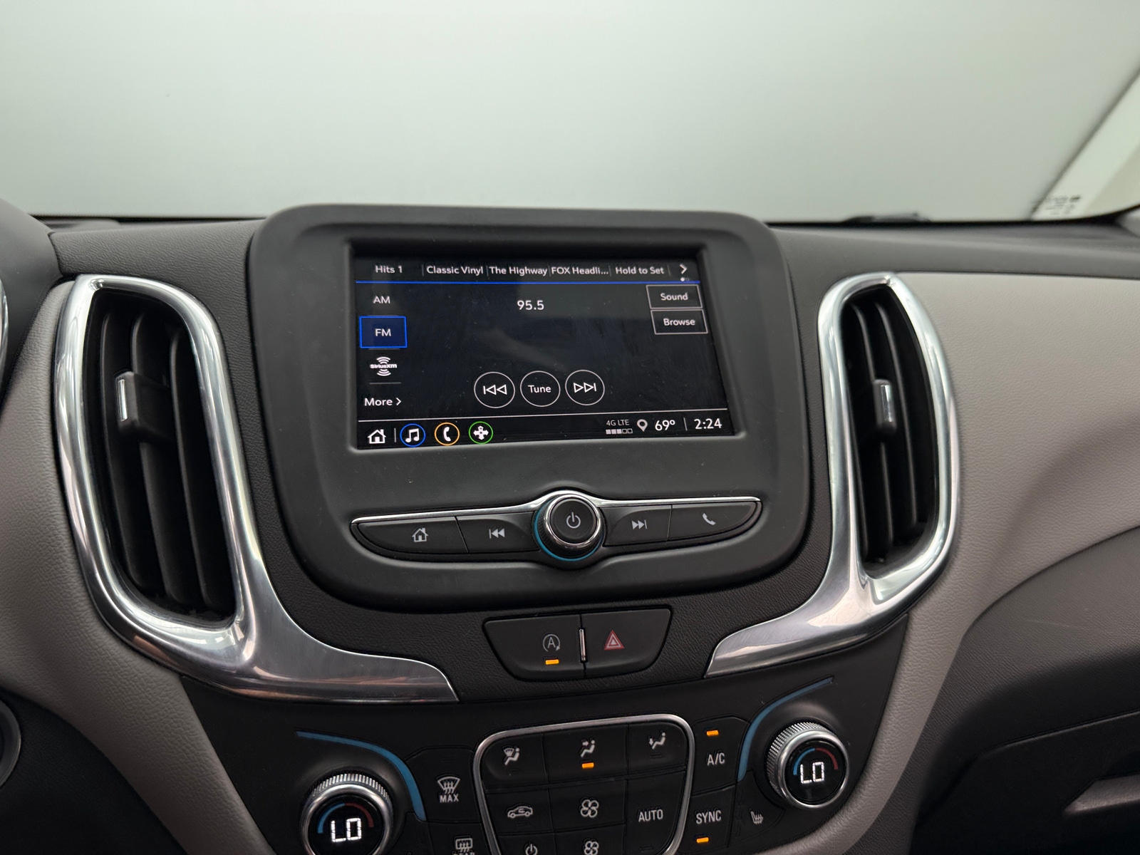 Thumbnail: 2023 Chevrolet Equinox - 4