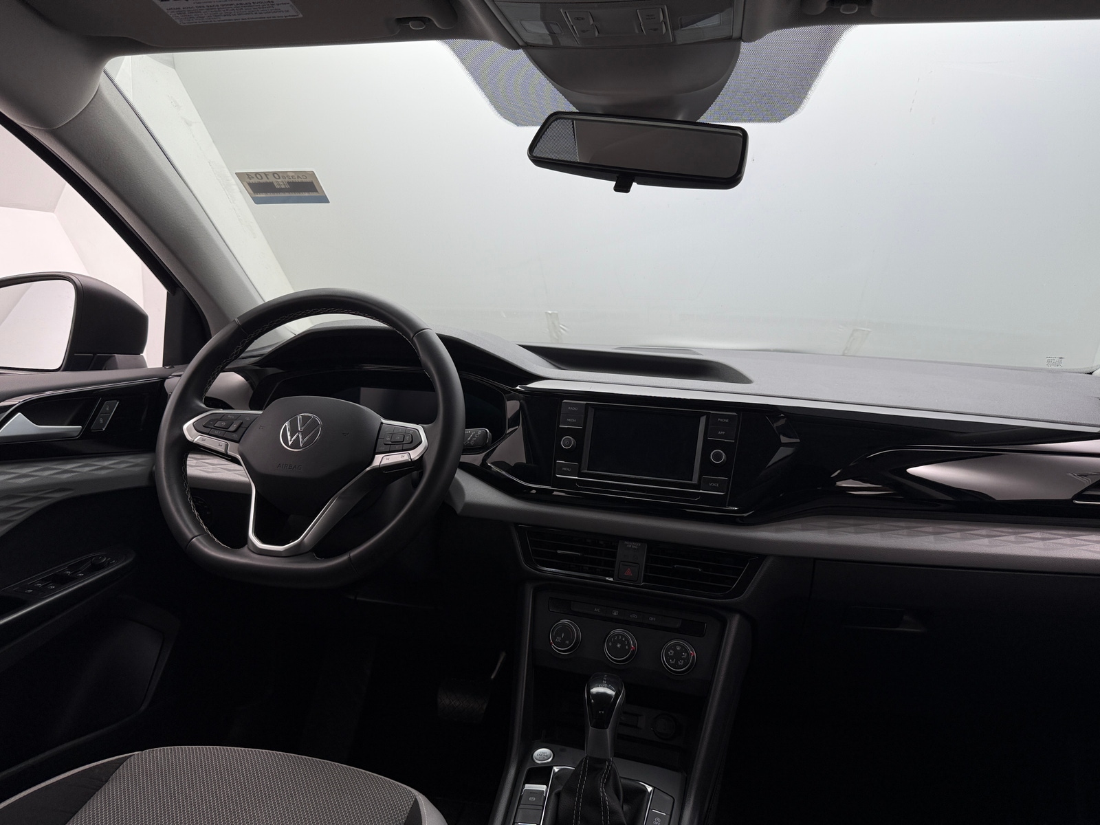 Thumbnail: 2022 Volkswagen Taos - 3