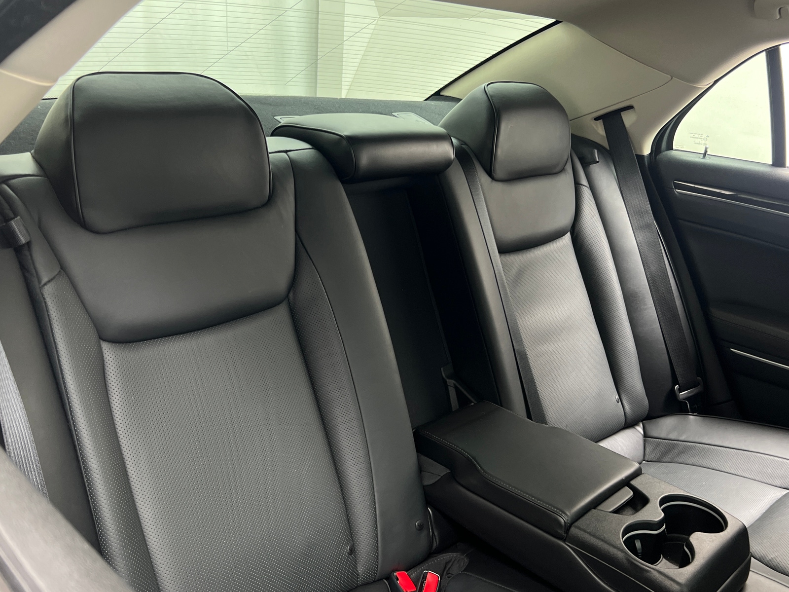 Thumbnail: 2016 Chrysler 300 - 5