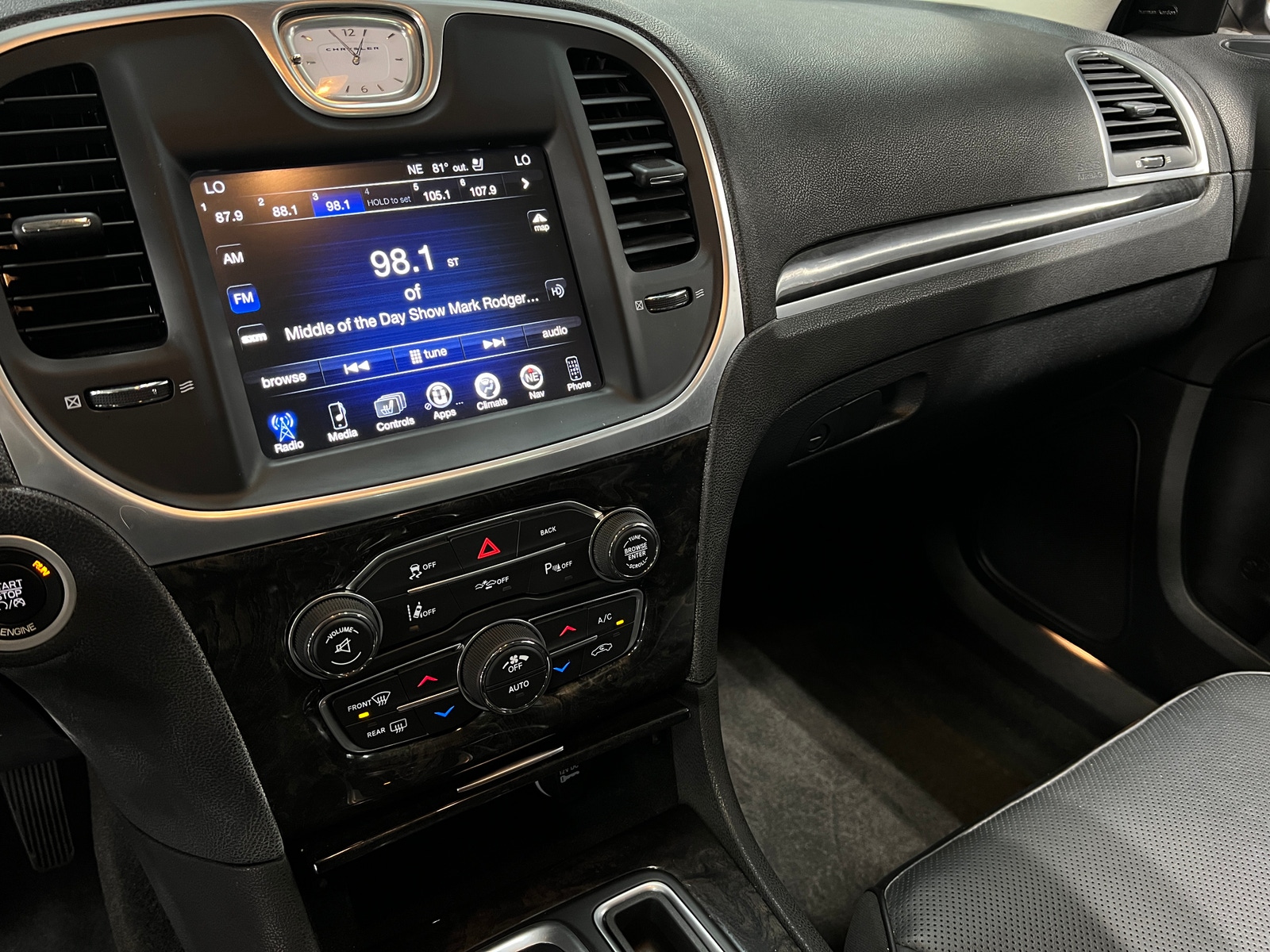 Thumbnail: 2016 Chrysler 300 - 3