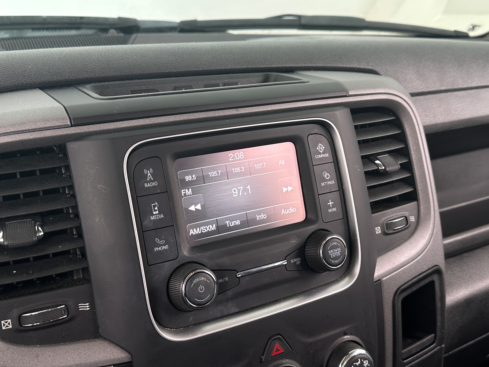 Thumbnail: 2022 RAM 1500 Classic - 4