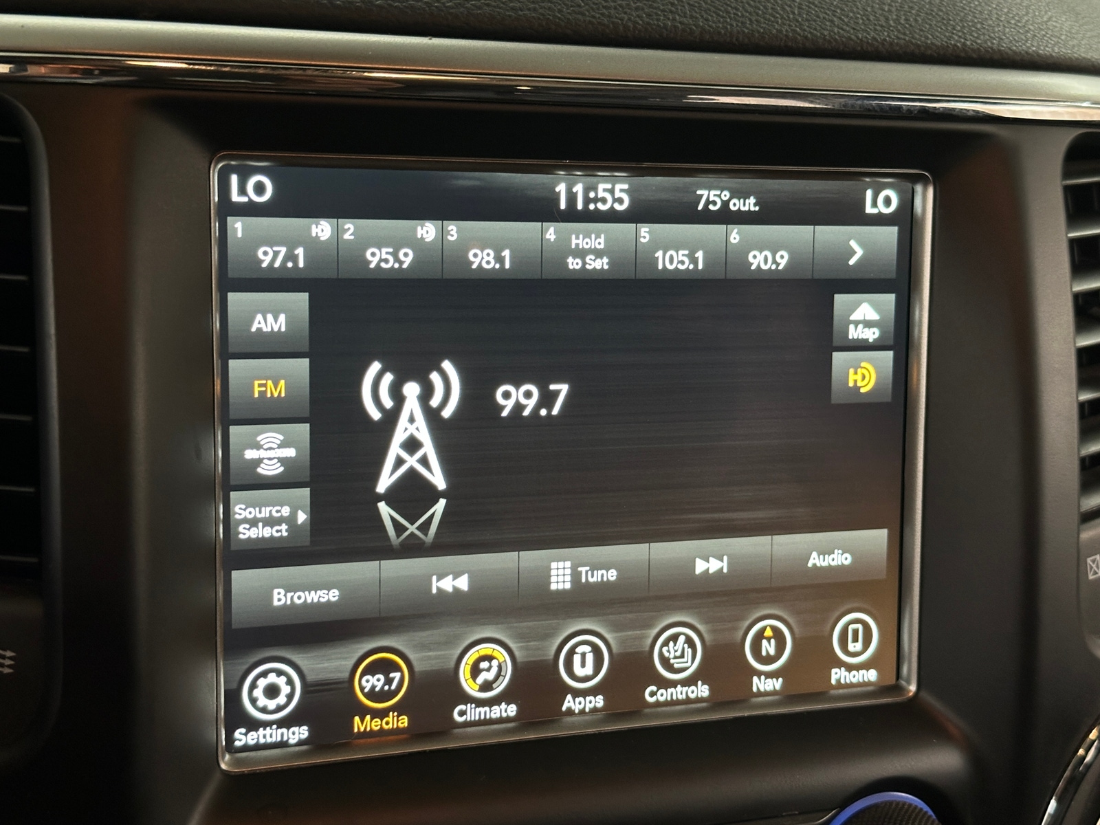 Thumbnail: 2018 Jeep Grand Cherokee - 3
