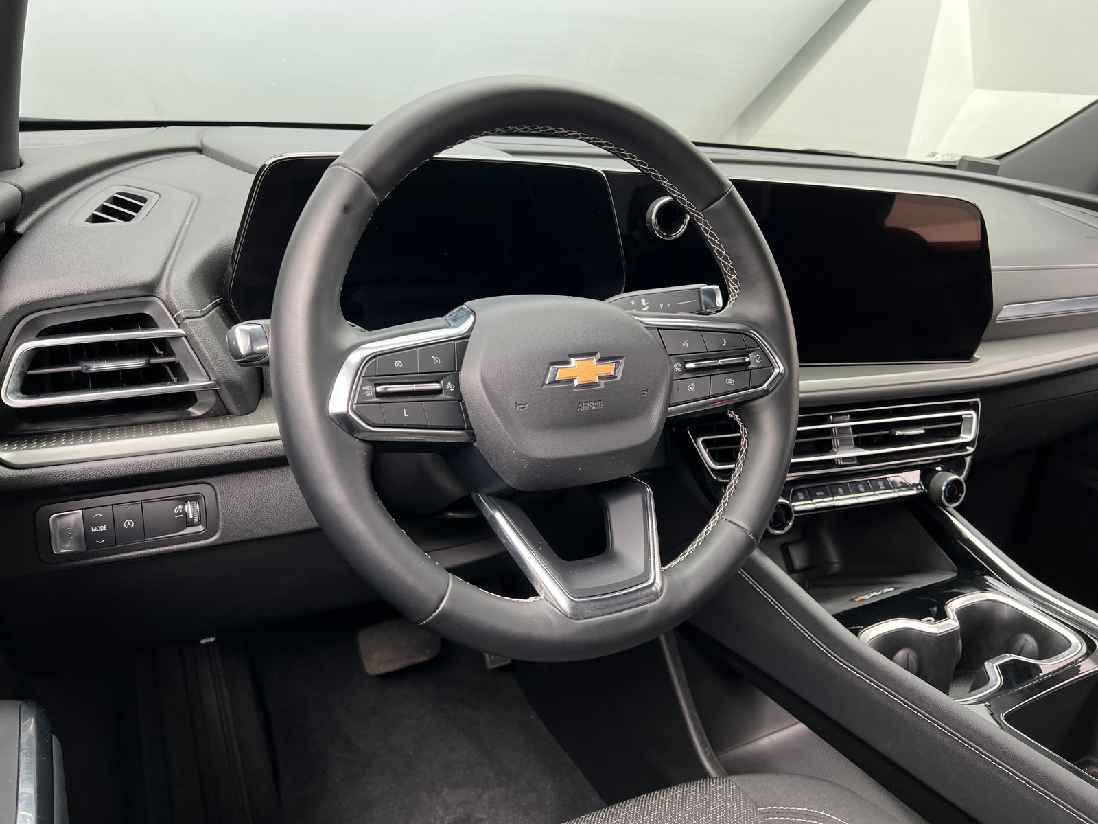 Thumbnail: 2025 Chevrolet Traverse - 5