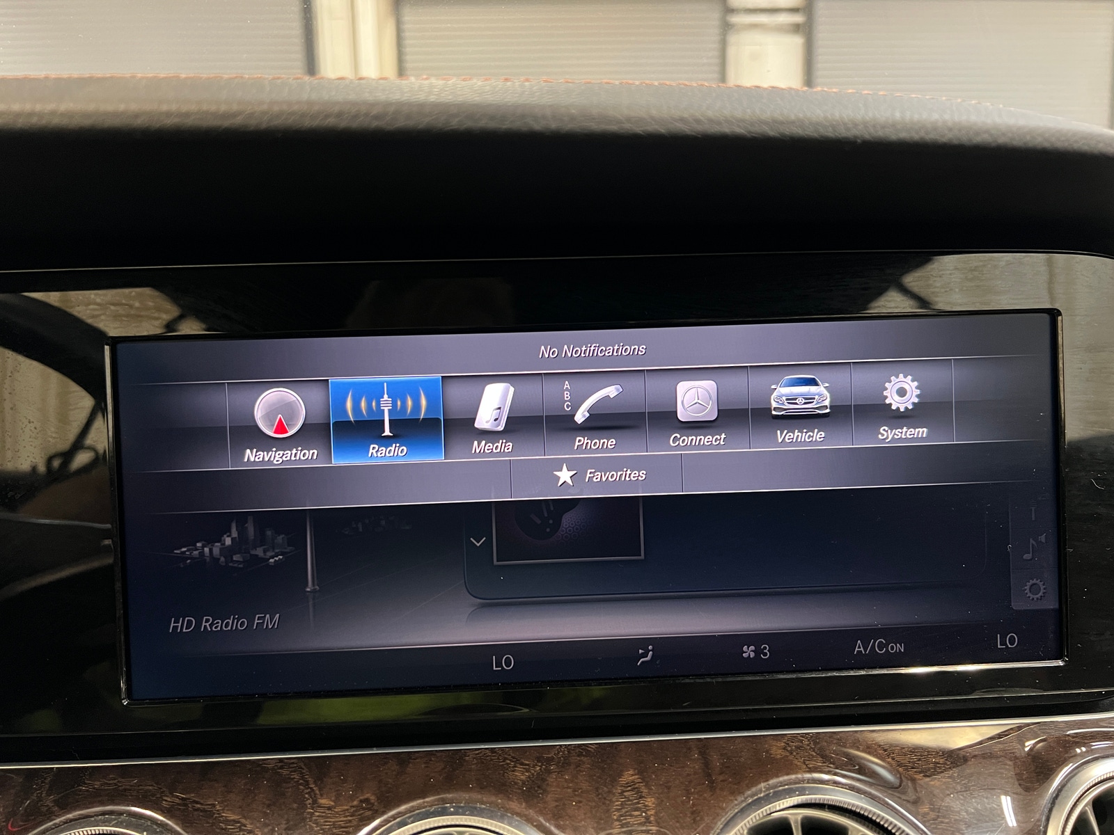 Thumbnail: 2018 Mercedes-Benz E-Class - 3