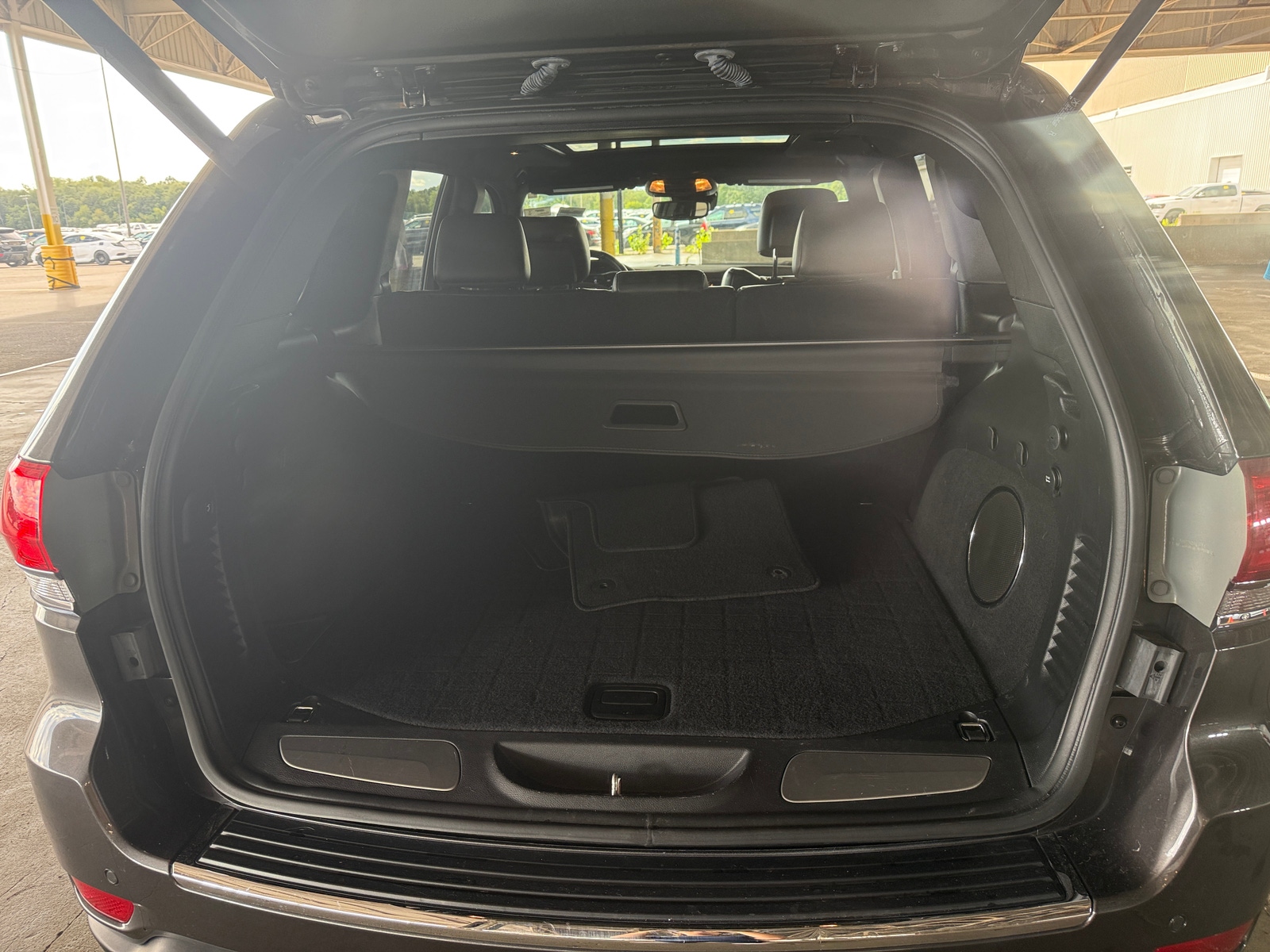 Thumbnail: 2019 Jeep Grand Cherokee - 6