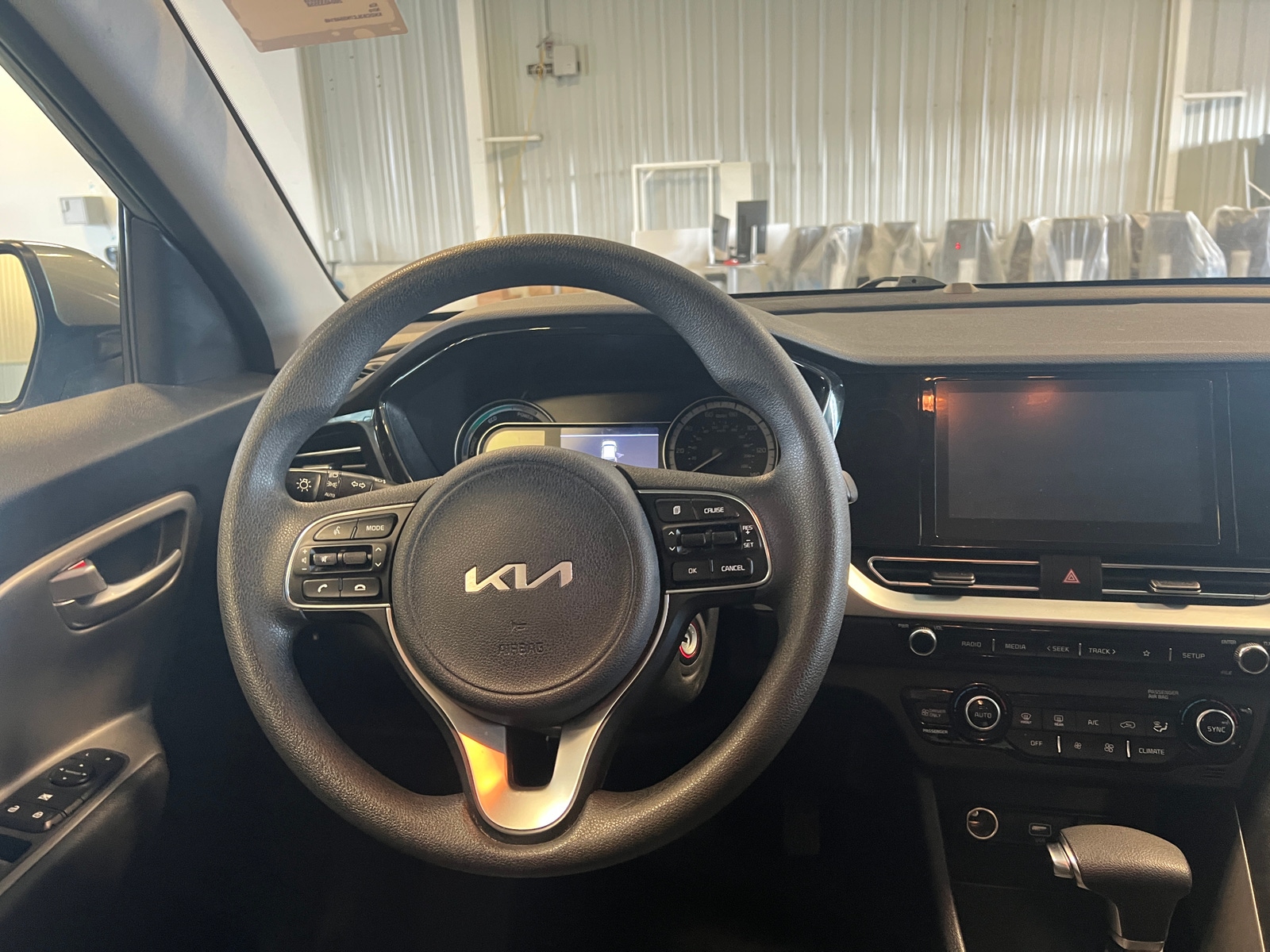 Thumbnail: 2022 Kia Niro - 5