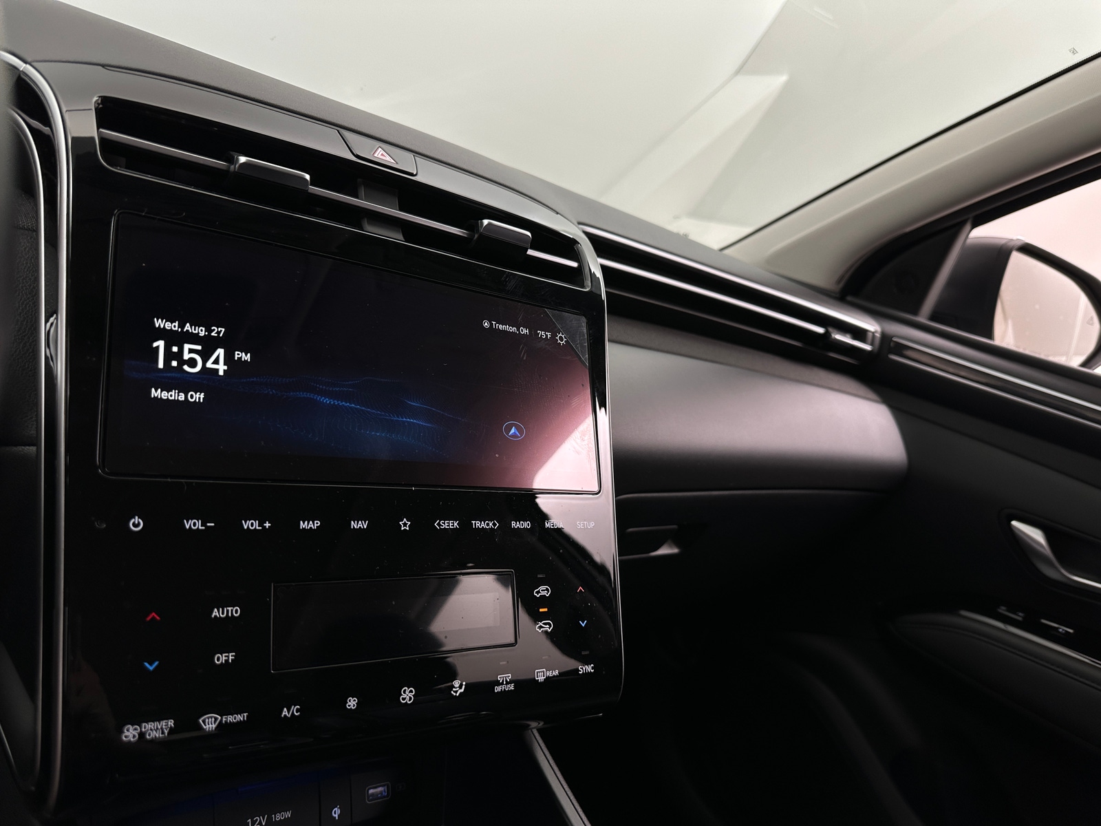 Thumbnail: 2024 Hyundai Tucson - 3