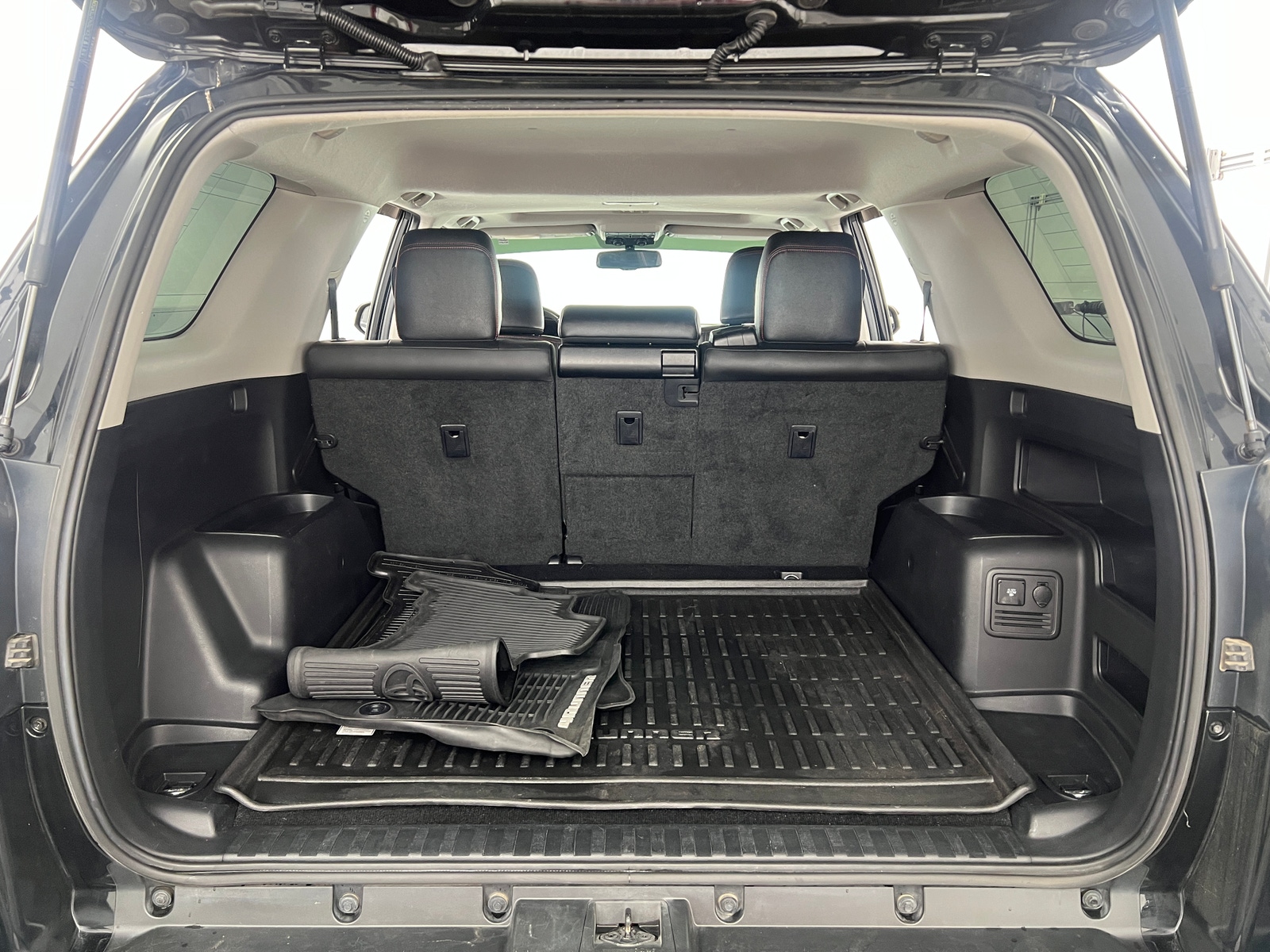 Thumbnail: 2014 Toyota 4Runner - 7