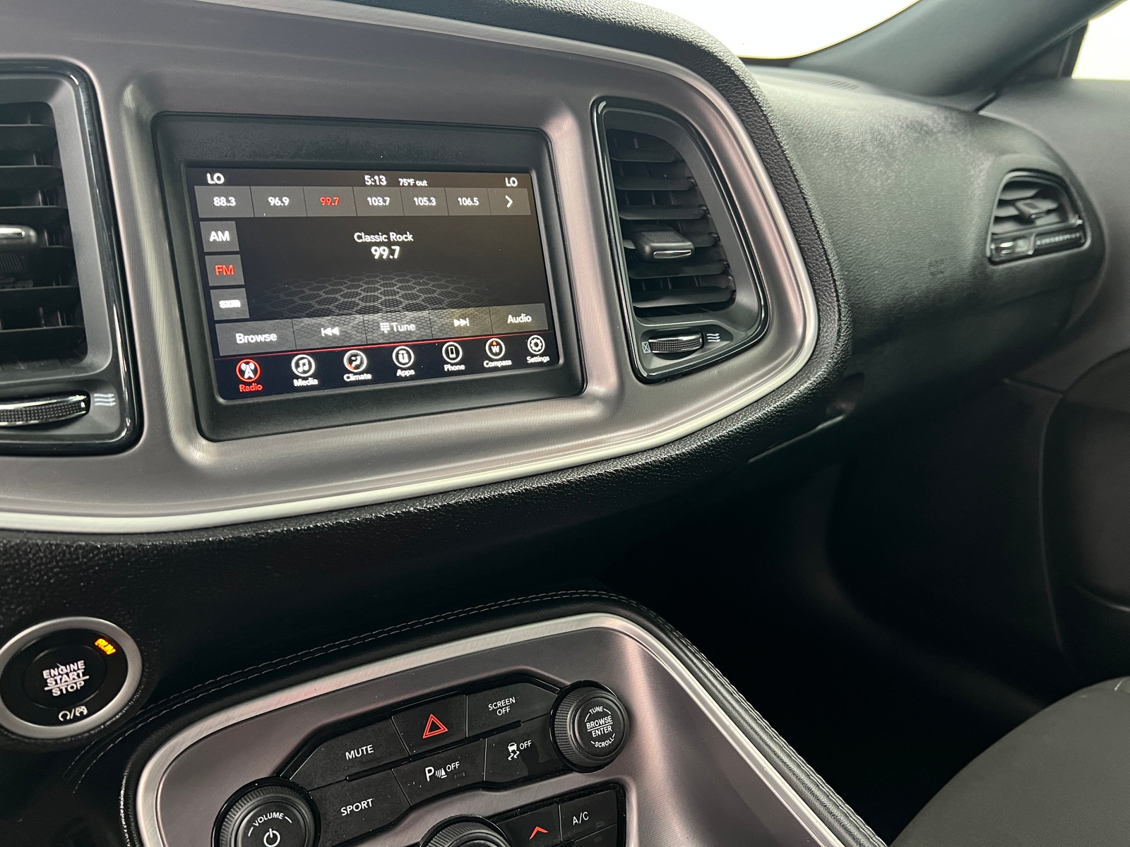 Thumbnail: 2022 Dodge Challenger - 3