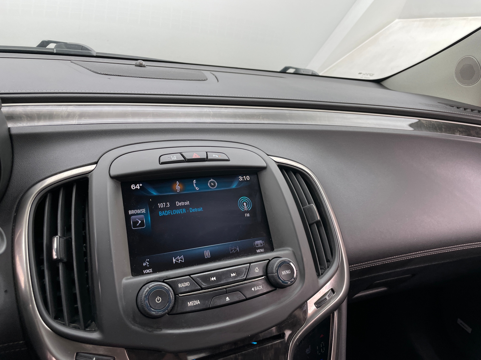Thumbnail: 2014 Buick LaCrosse - 3