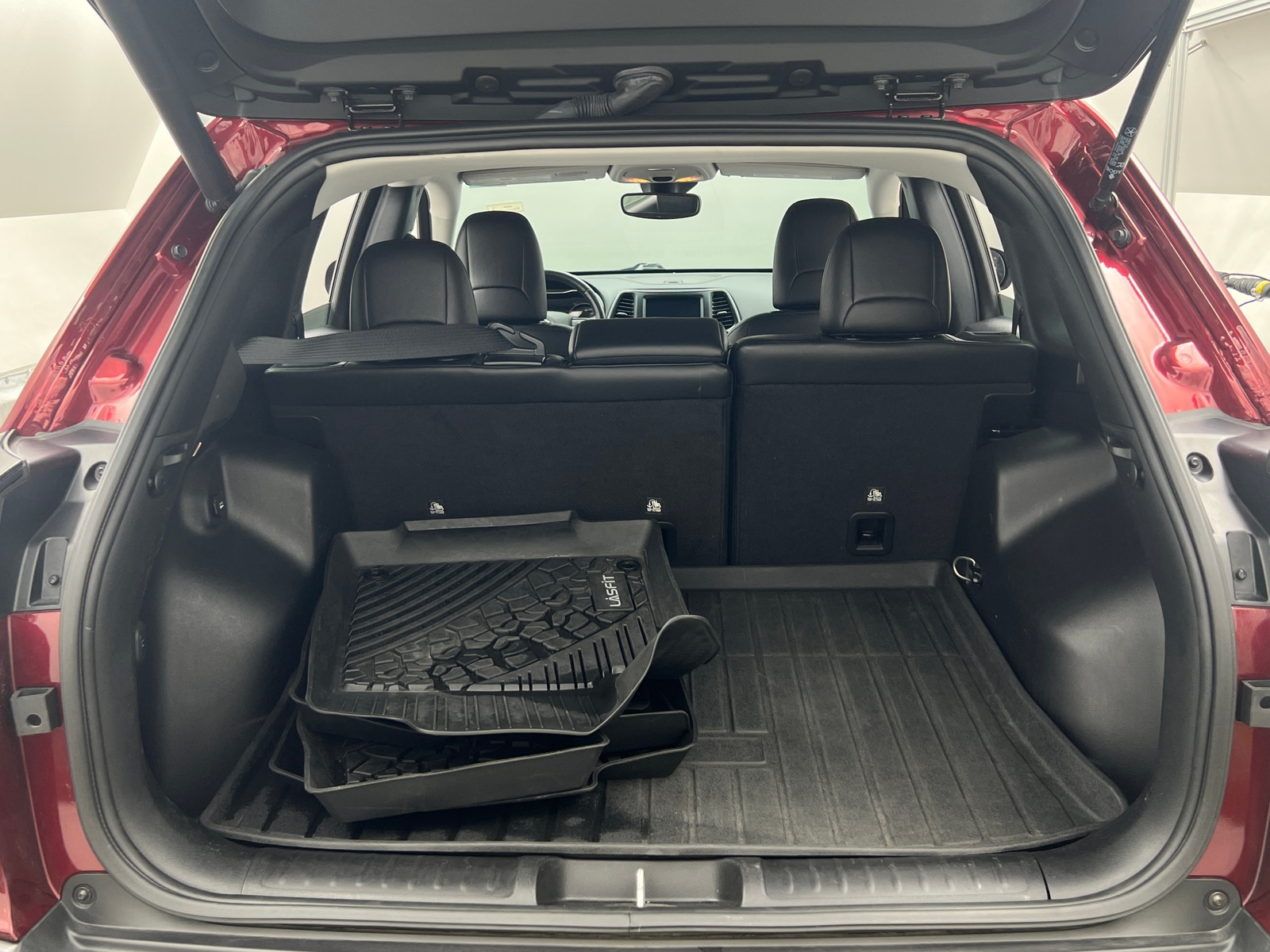 Thumbnail: 2021 Jeep Cherokee - 6
