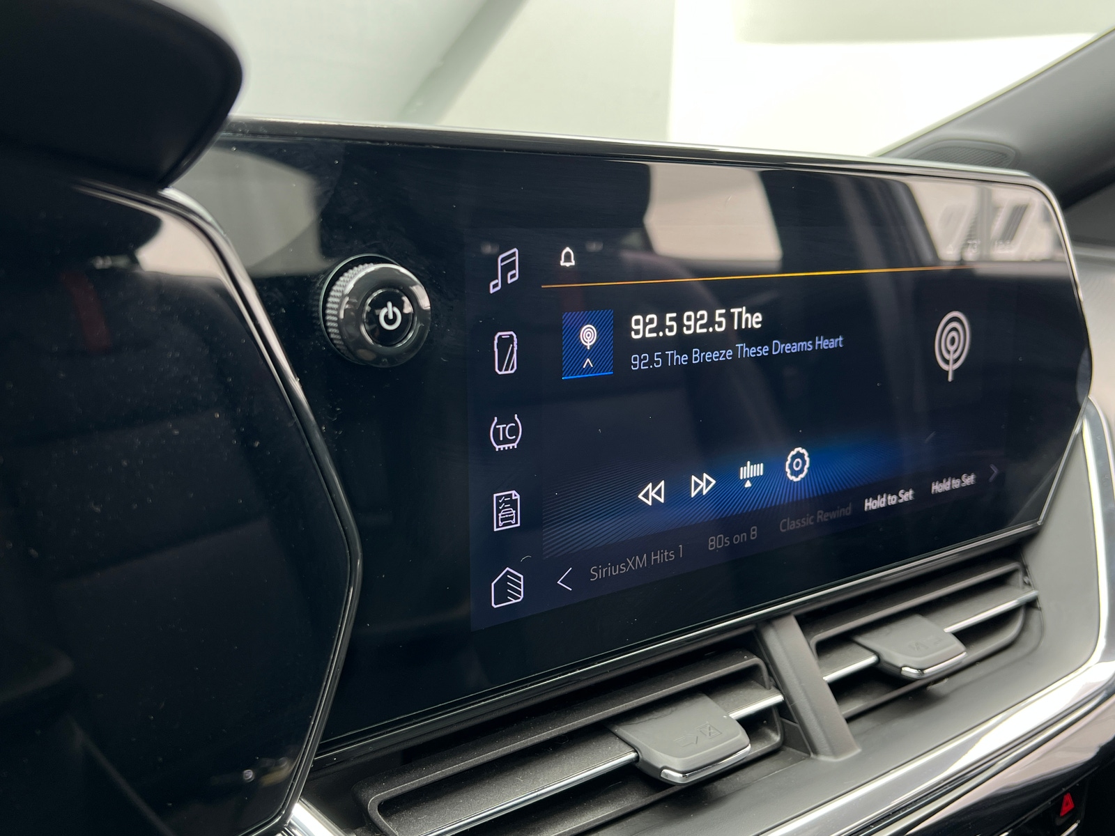 Thumbnail: 2025 Chevrolet Trax - 4