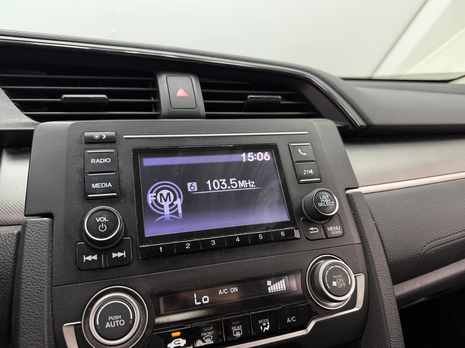 Thumbnail: 2017 Honda Civic - 4