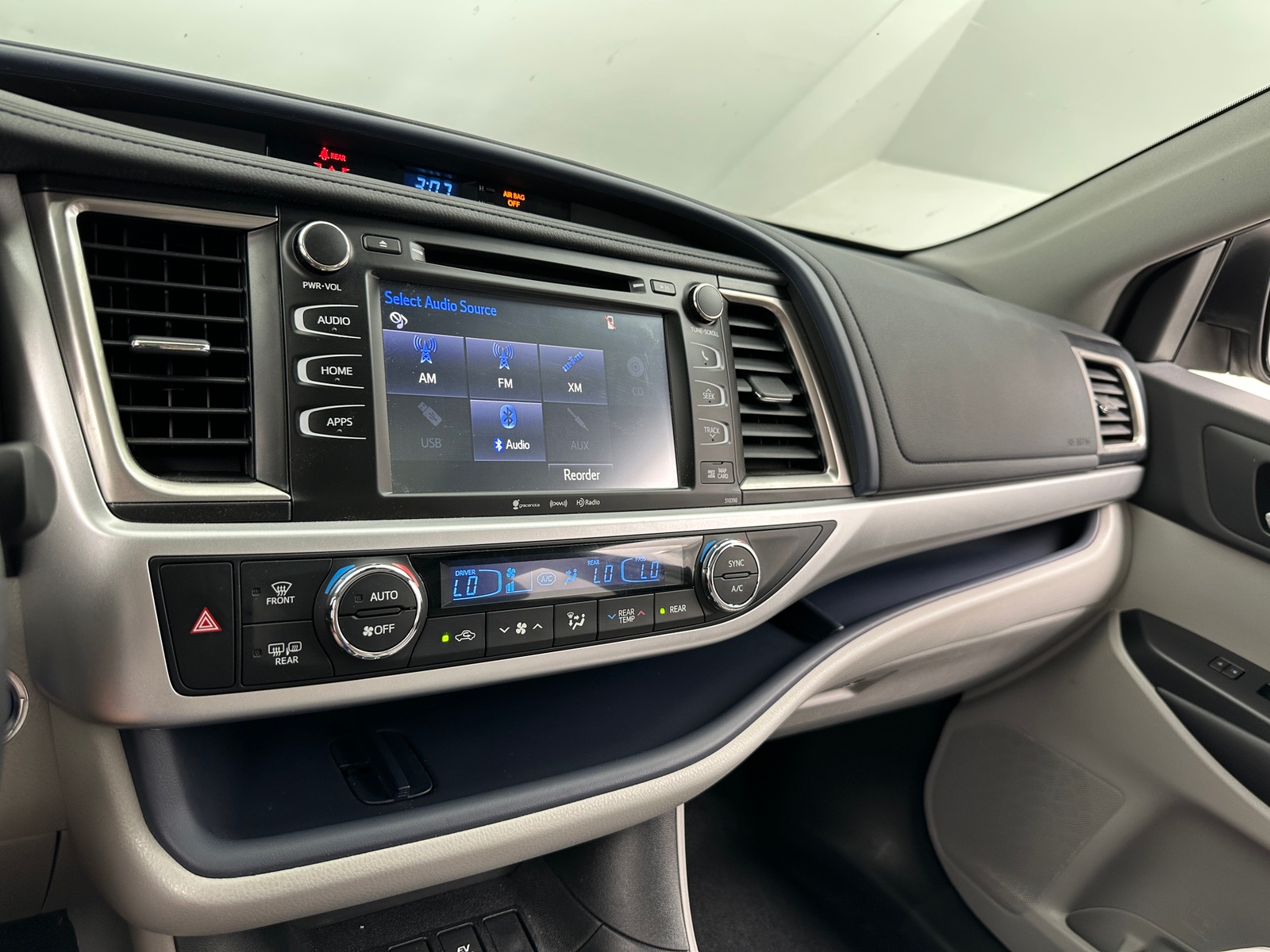 Thumbnail: 2019 Toyota Highlander - 3