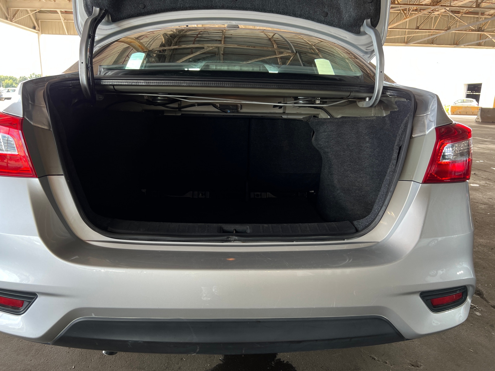 Thumbnail: 2016 Nissan Sentra - 7