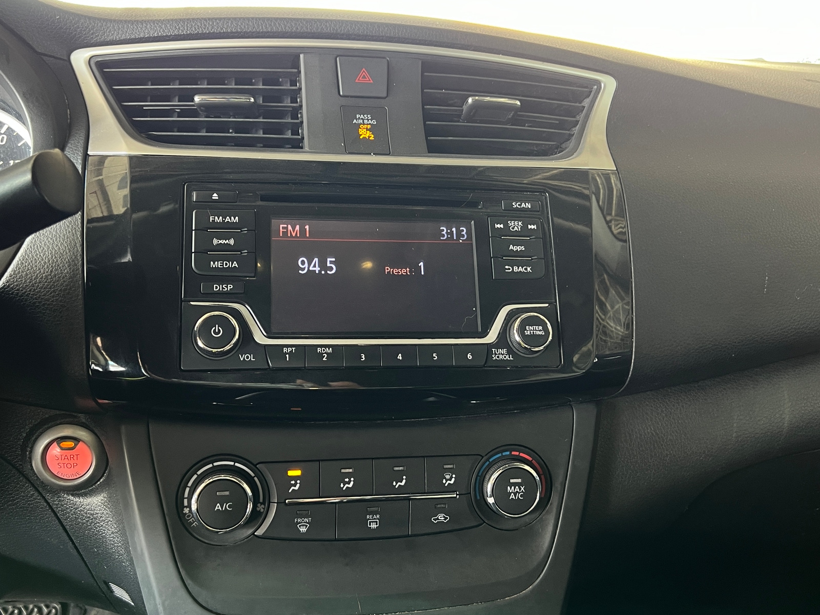 Thumbnail: 2016 Nissan Sentra - 4