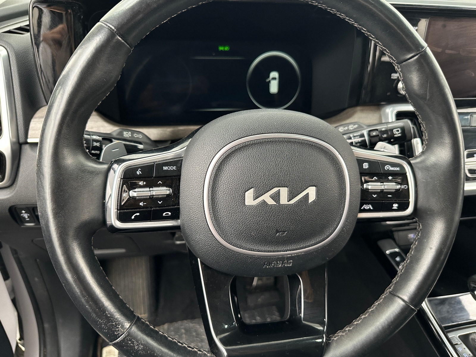 Thumbnail: 2022 Kia Sorento - 4